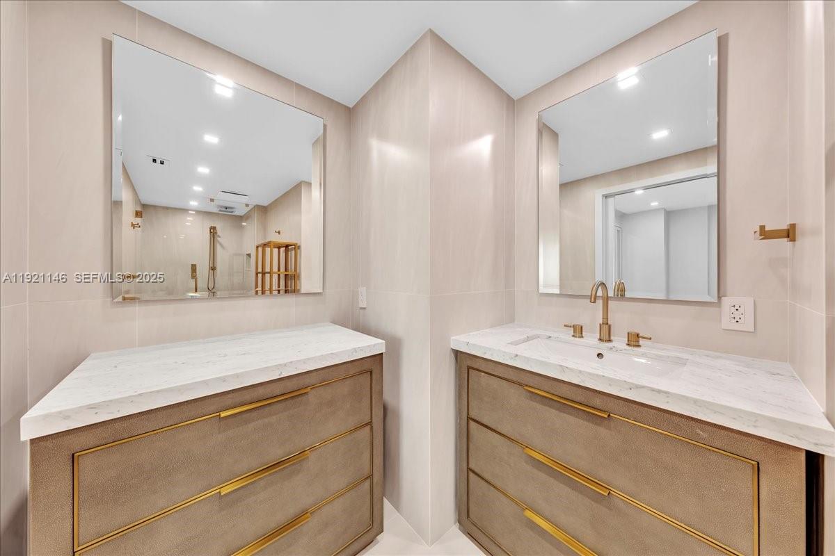9801 Collins Ave #11A, Bal Harbour FL 33154