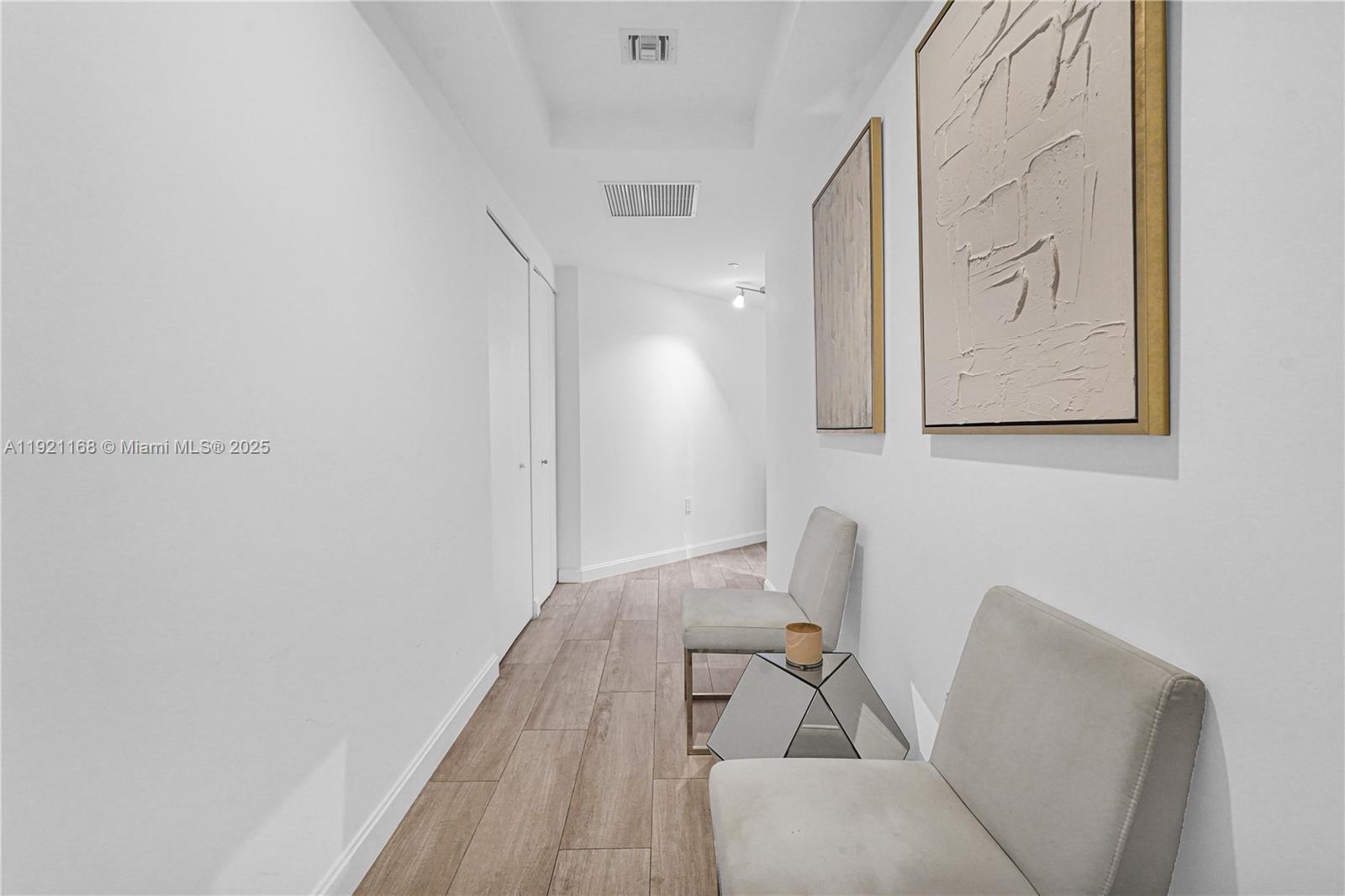 45 SW 9th St #2901, Miami FL 33130