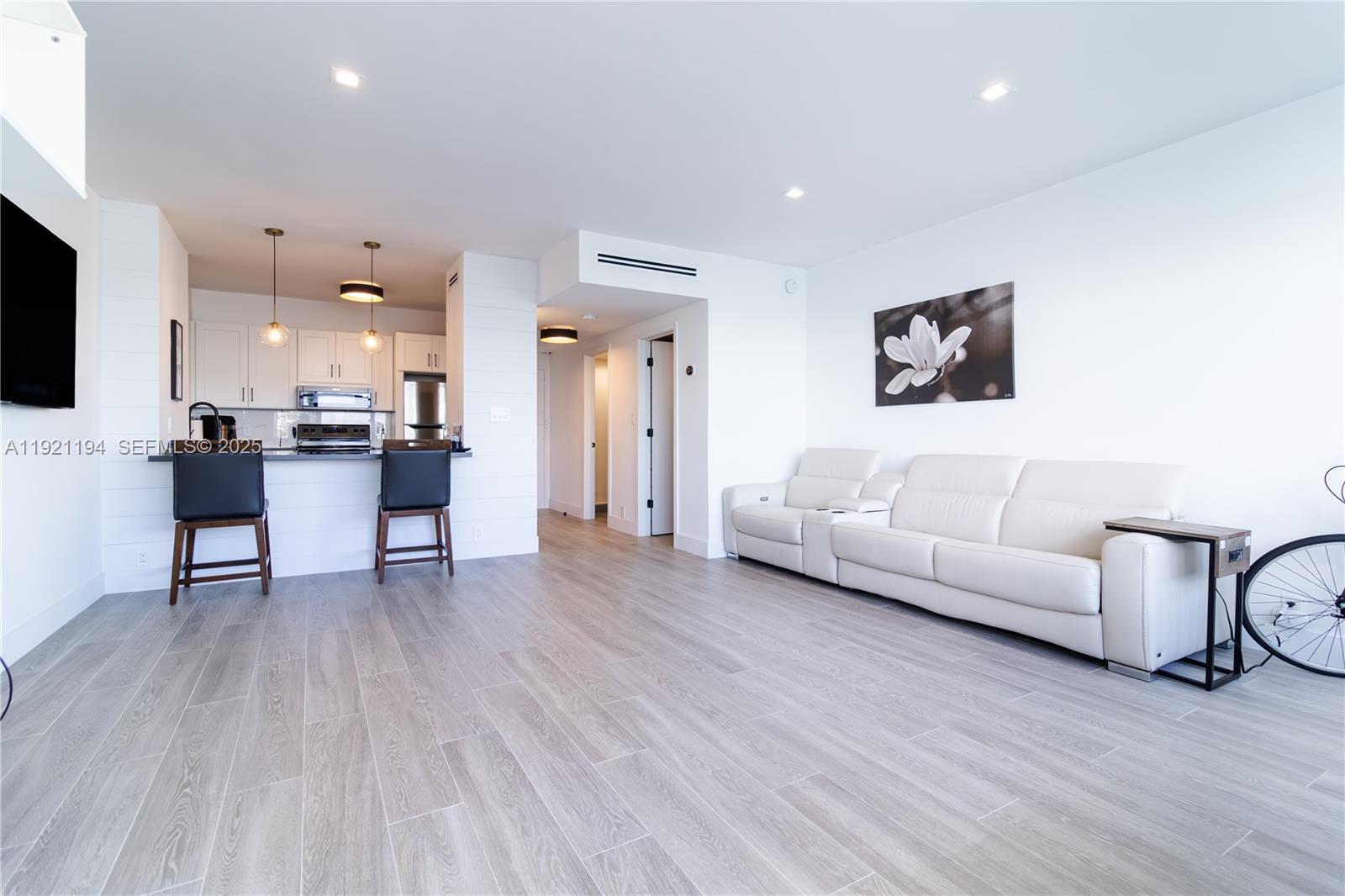20 E Island Ave #1415, Miami Beach FL 33139