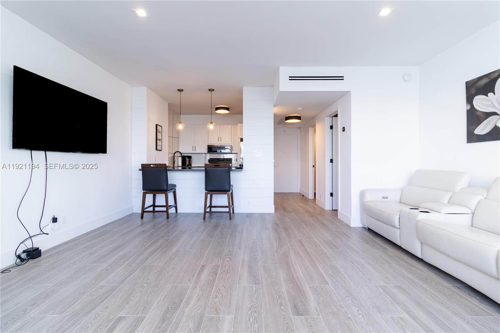 20 E Island Ave #1415, Miami Beach FL 33139