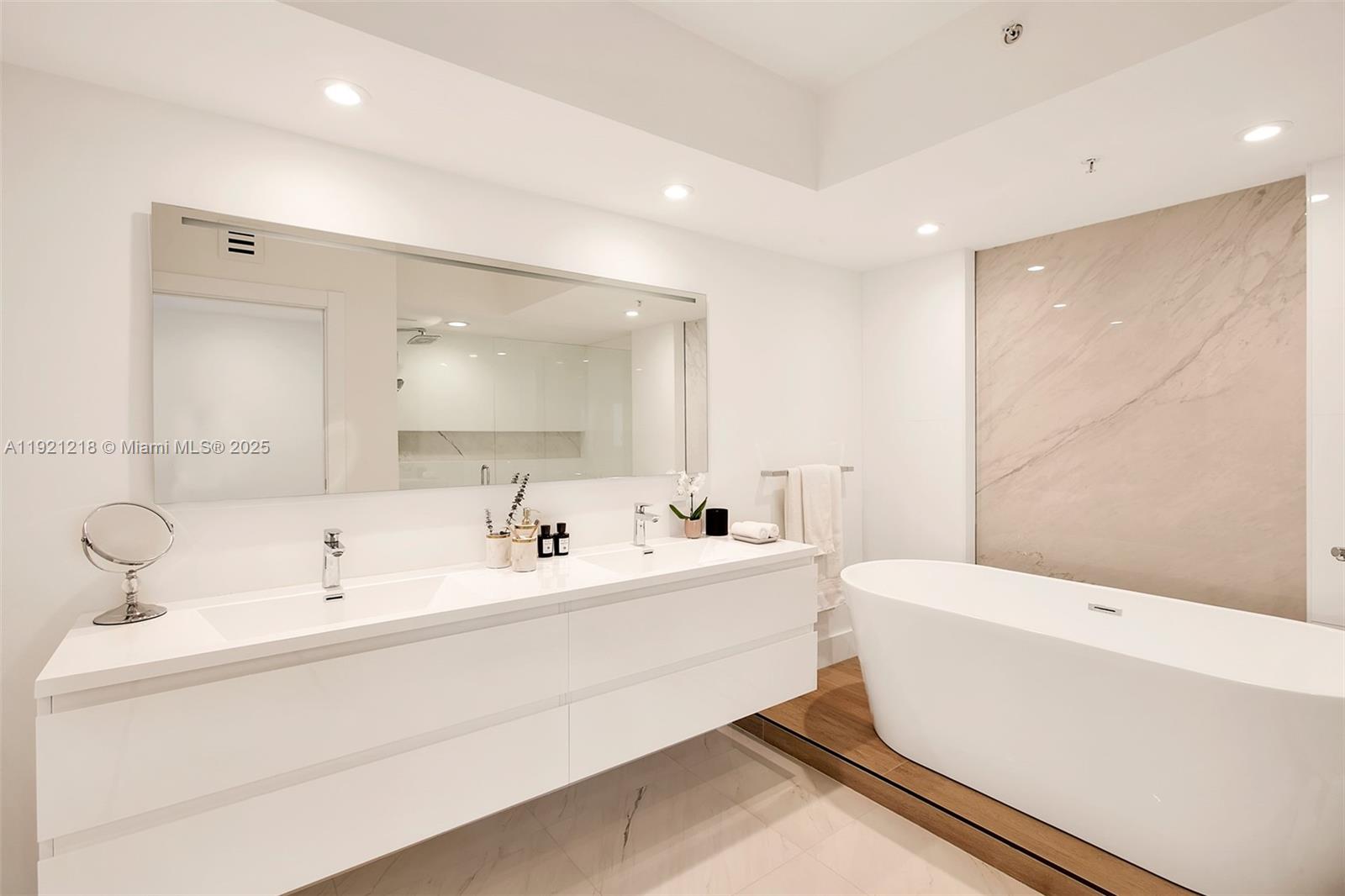 1500 Ocean Dr #1201, Miami Beach FL 33139