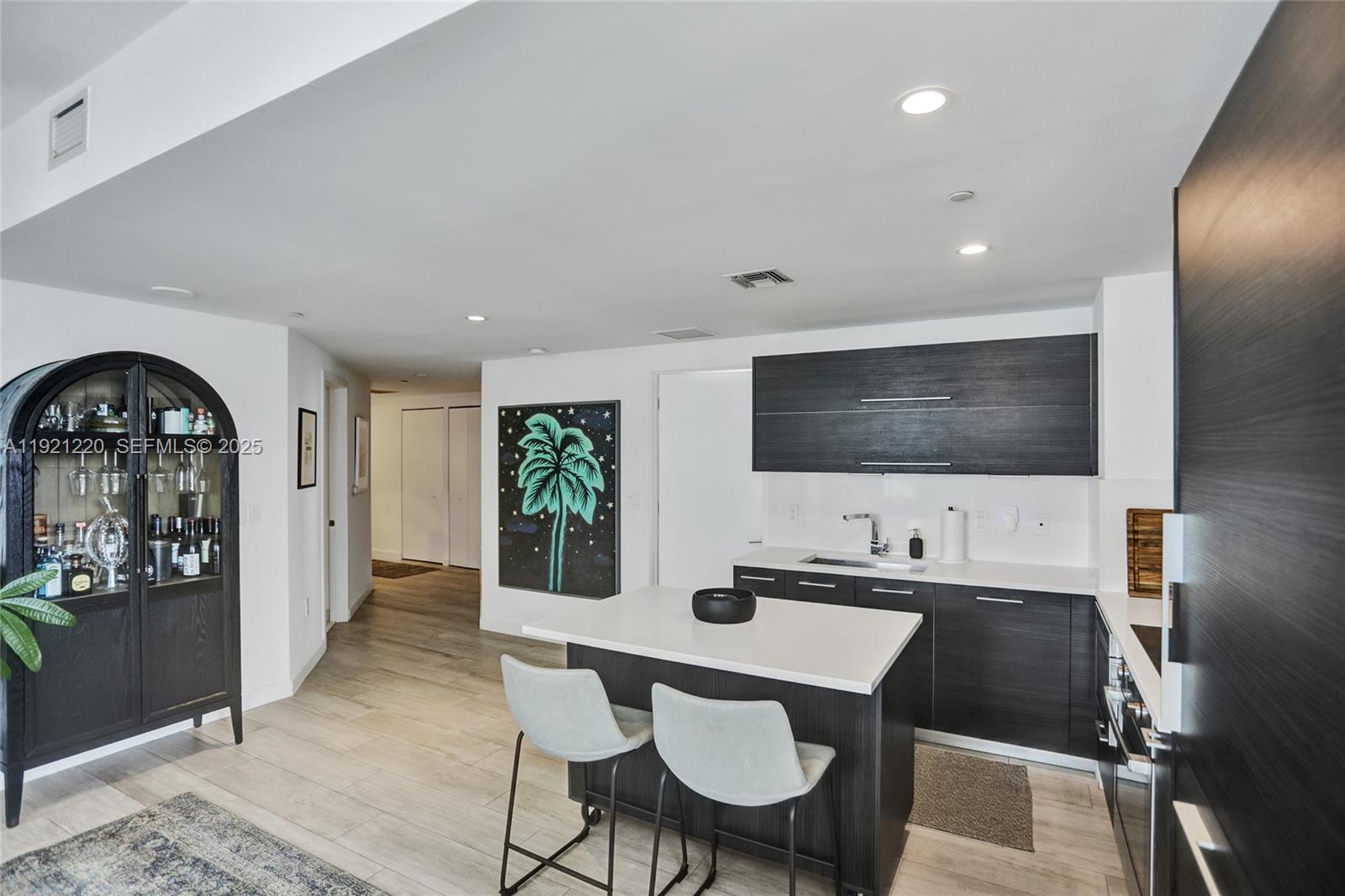 45 SW 9th St #2001, Miami FL 33130