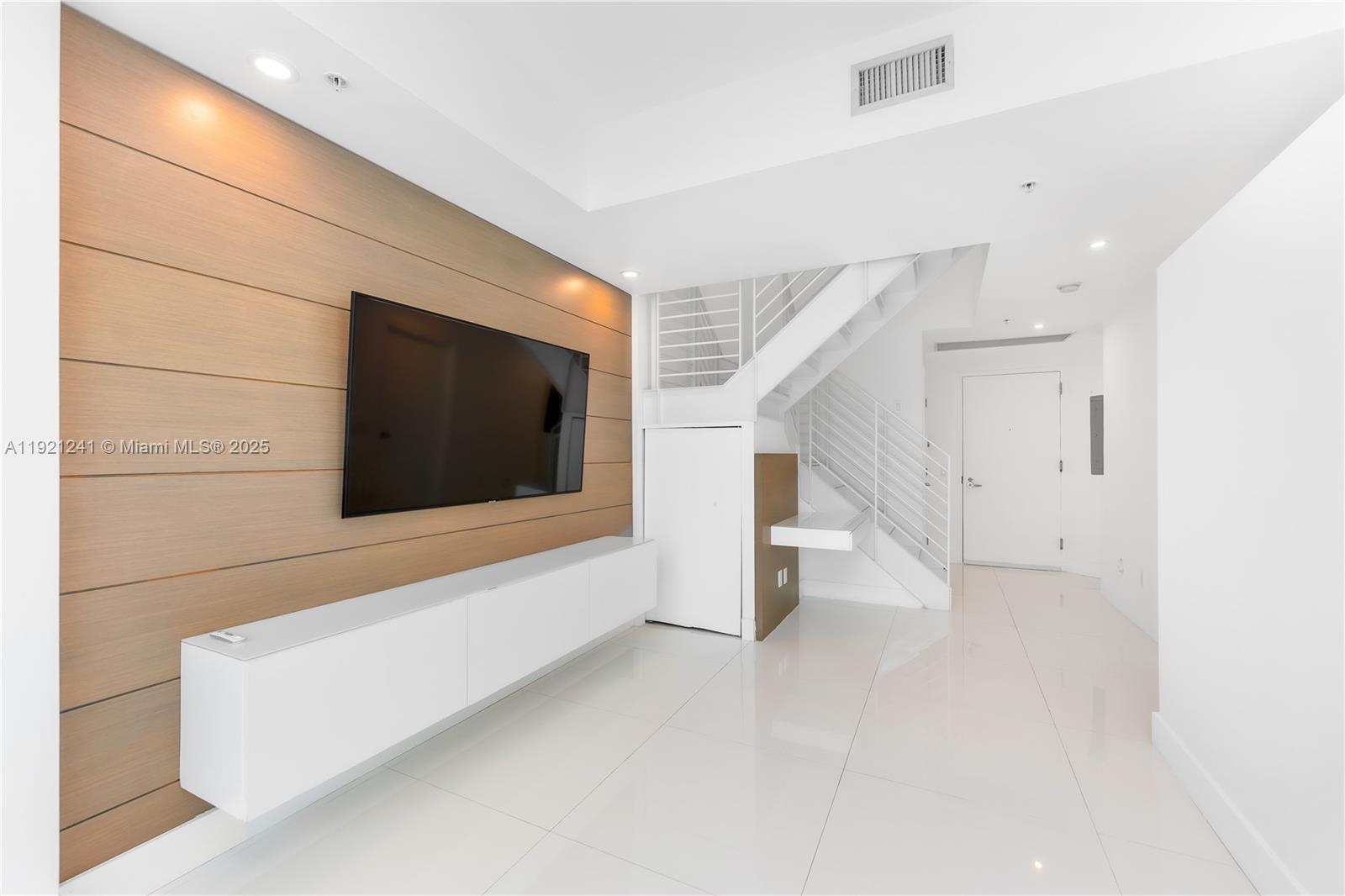60 SW 13th St #2626, Miami FL 33130