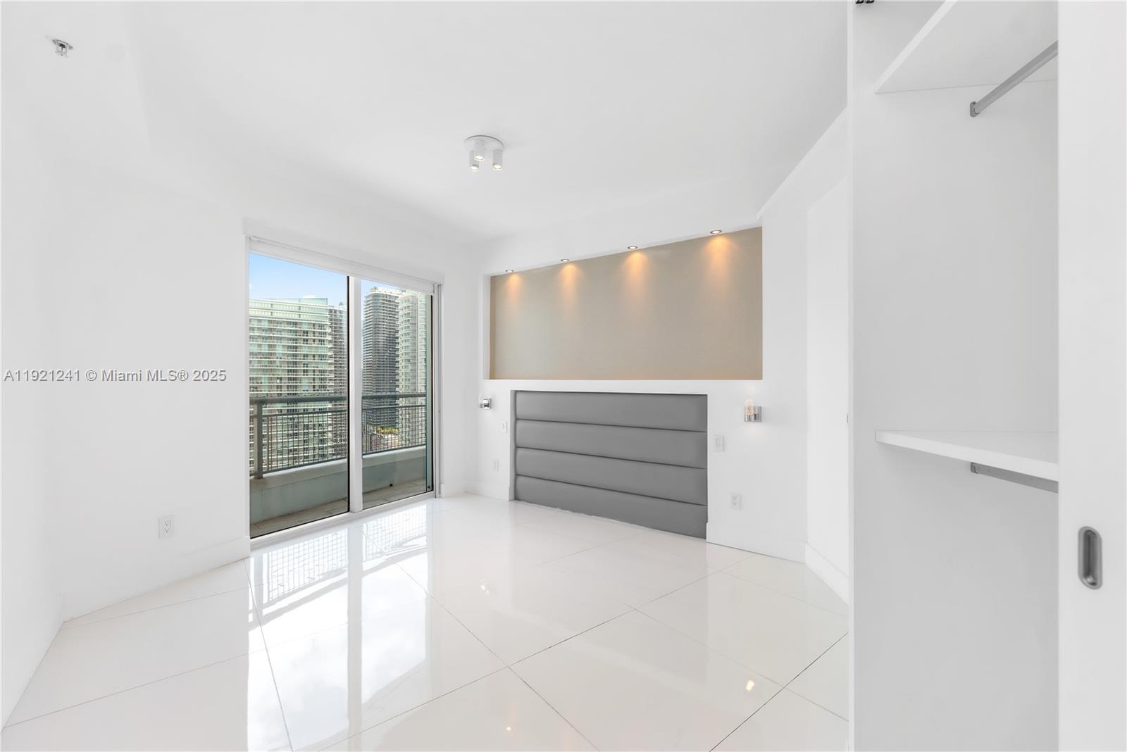 60 SW 13th St #2626, Miami FL 33130
