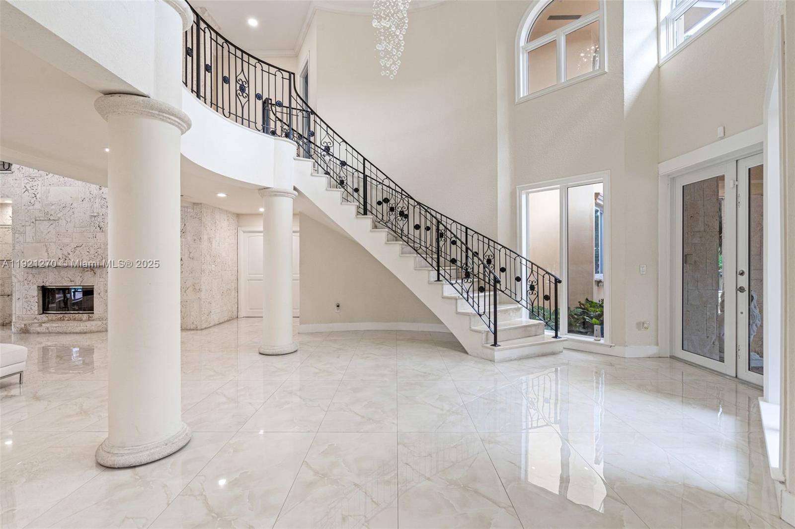 7225 Gleneagle Dr, Miami Lakes FL 33014