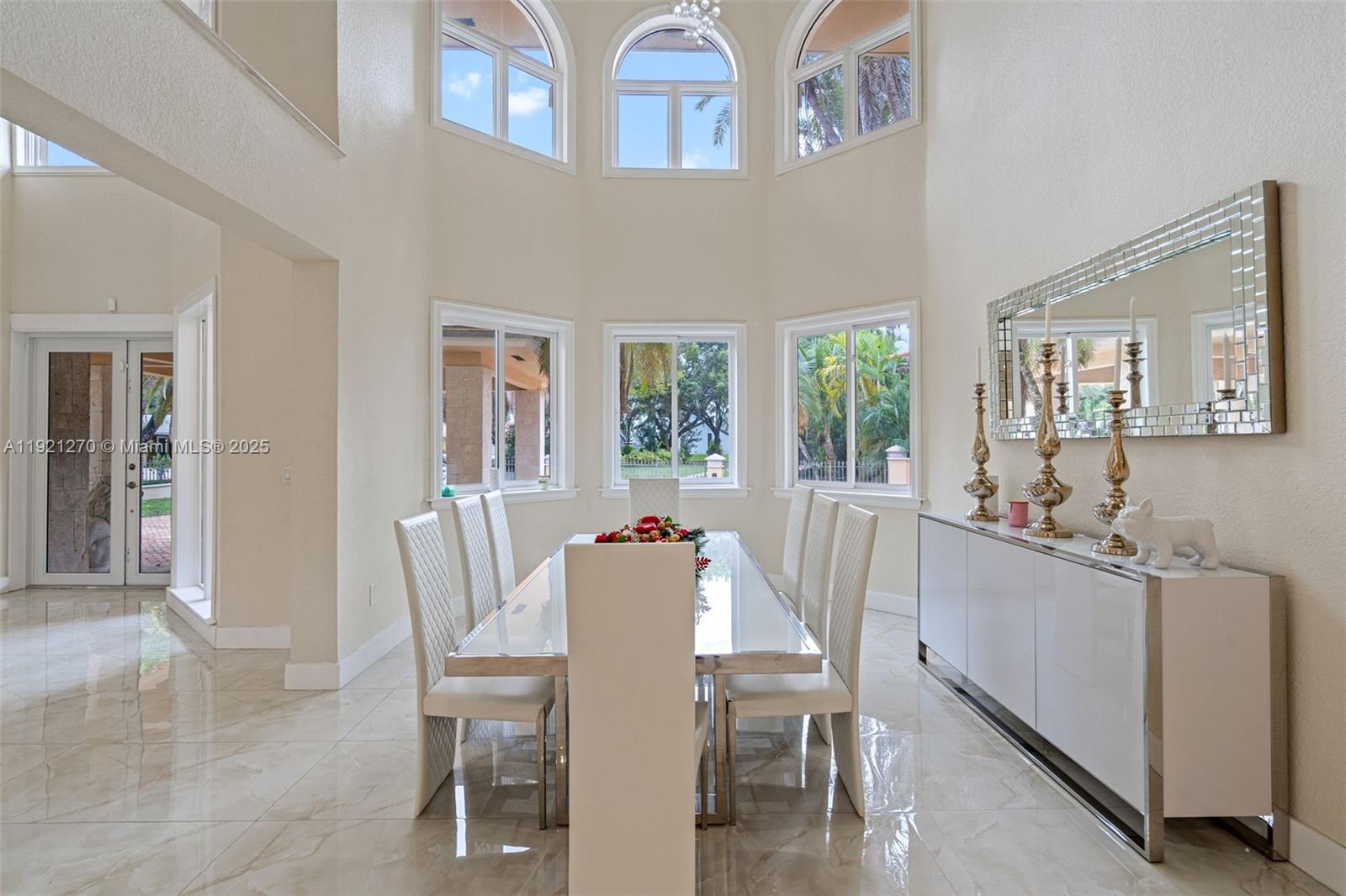 7225 Gleneagle Dr, Miami Lakes FL 33014