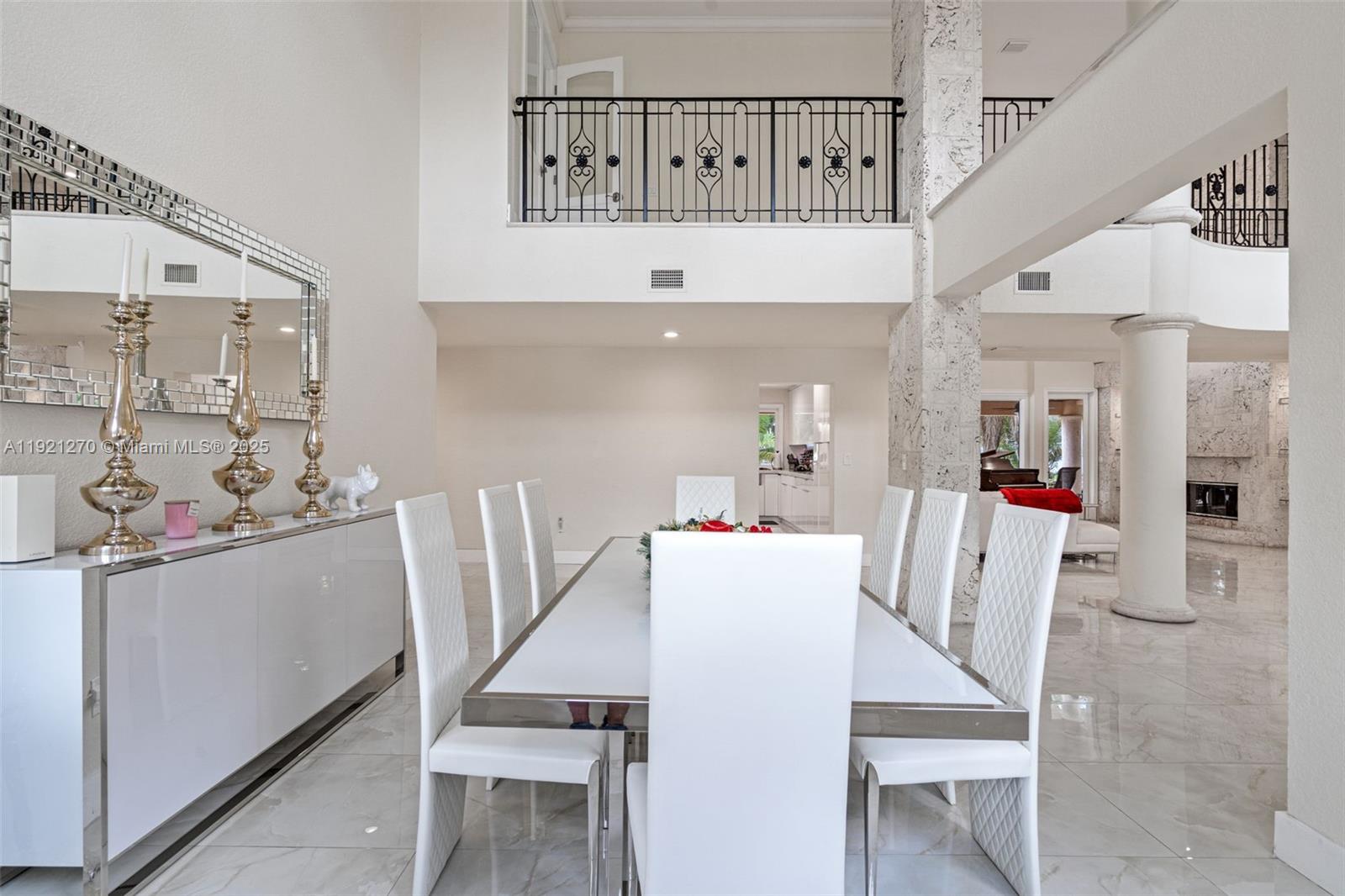 7225 Gleneagle Dr, Miami Lakes FL 33014