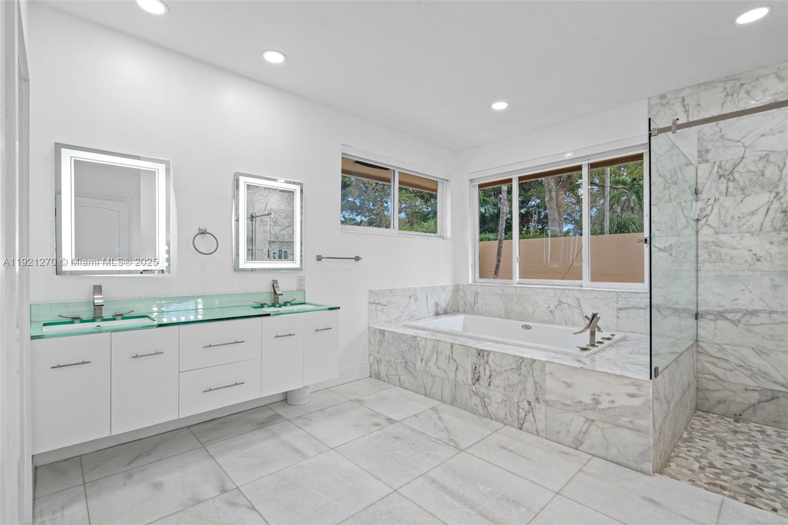 7225 Gleneagle Dr, Miami Lakes FL 33014