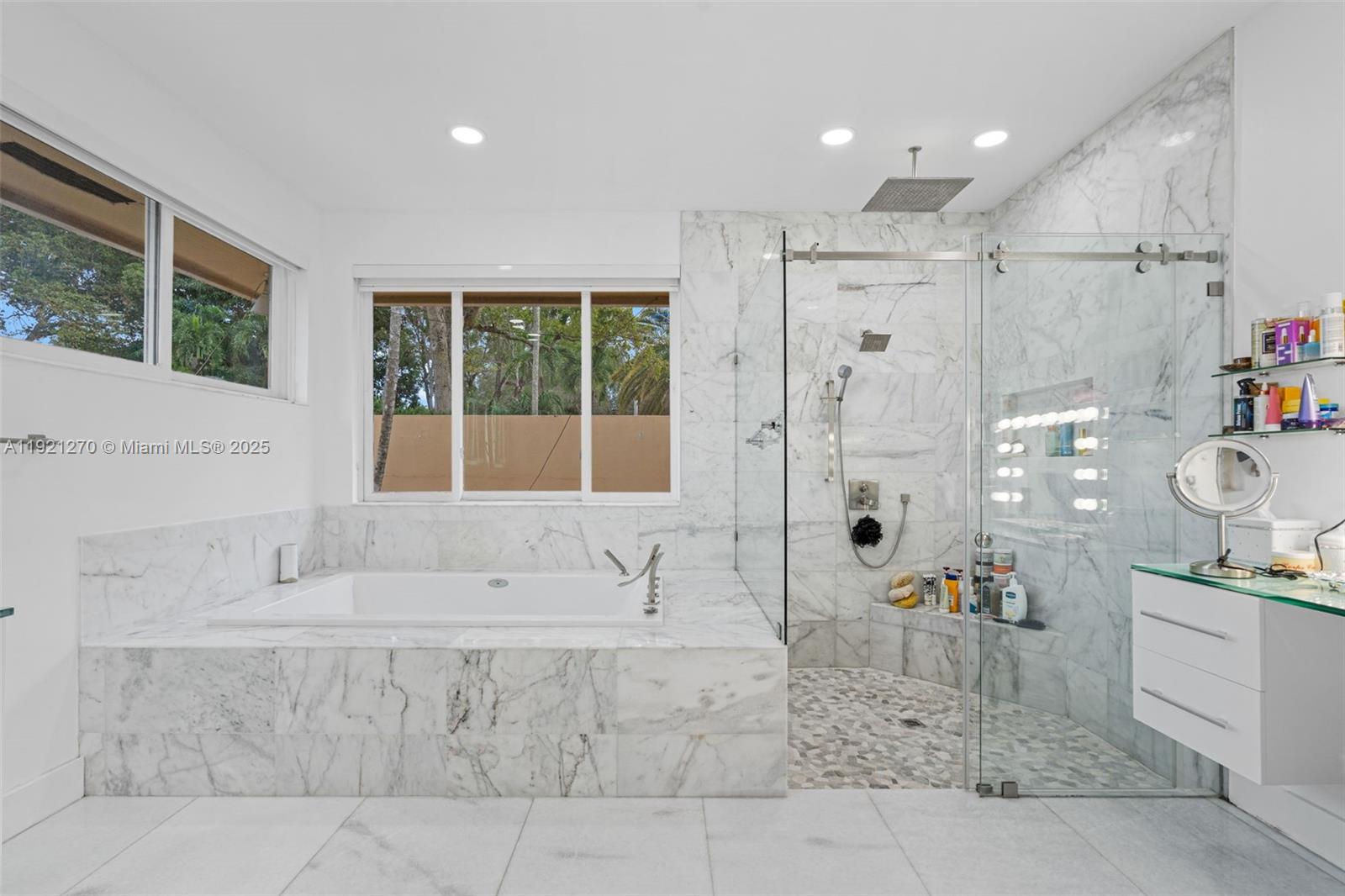 7225 Gleneagle Dr, Miami Lakes FL 33014