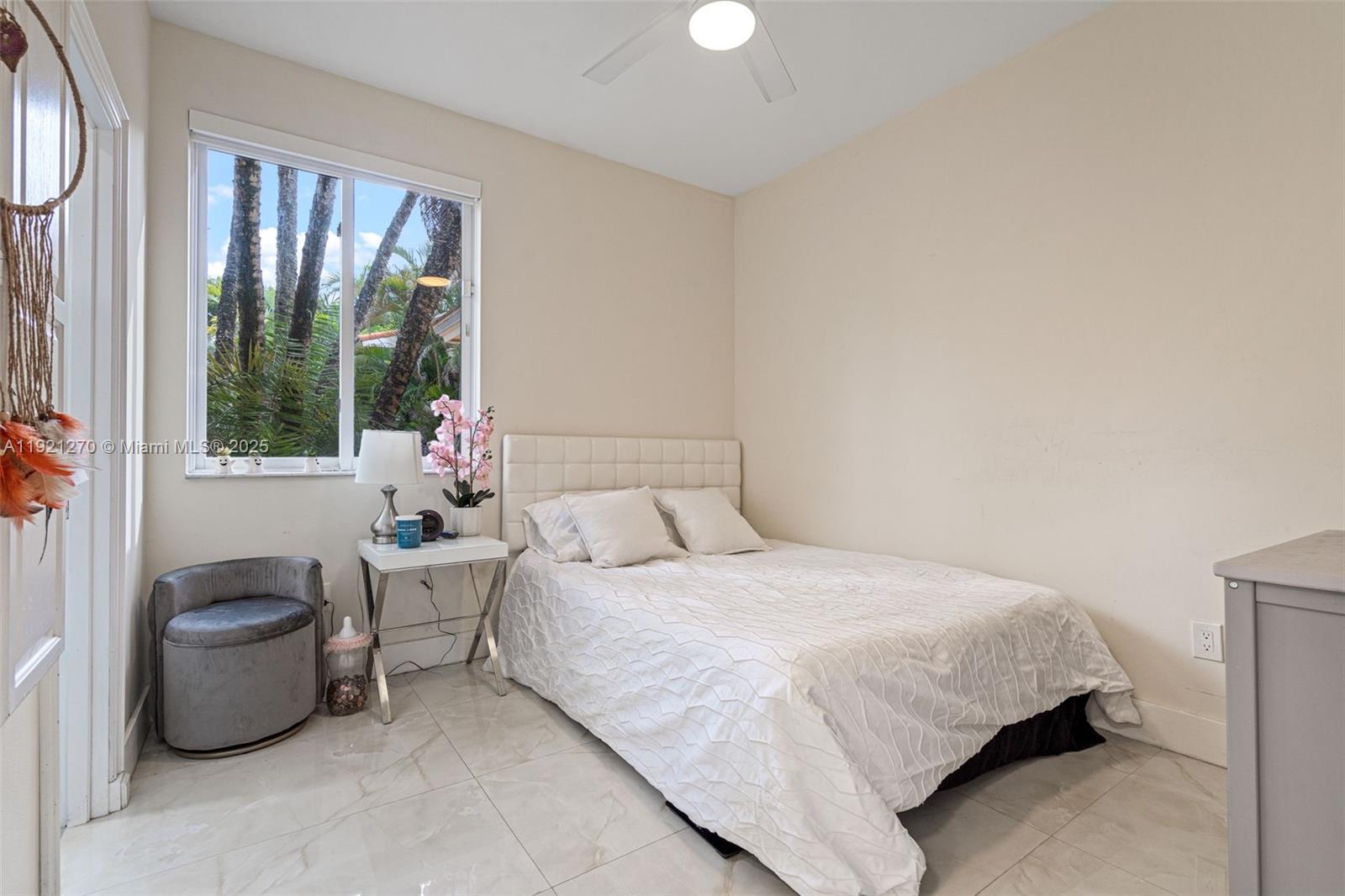 7225 Gleneagle Dr, Miami Lakes FL 33014