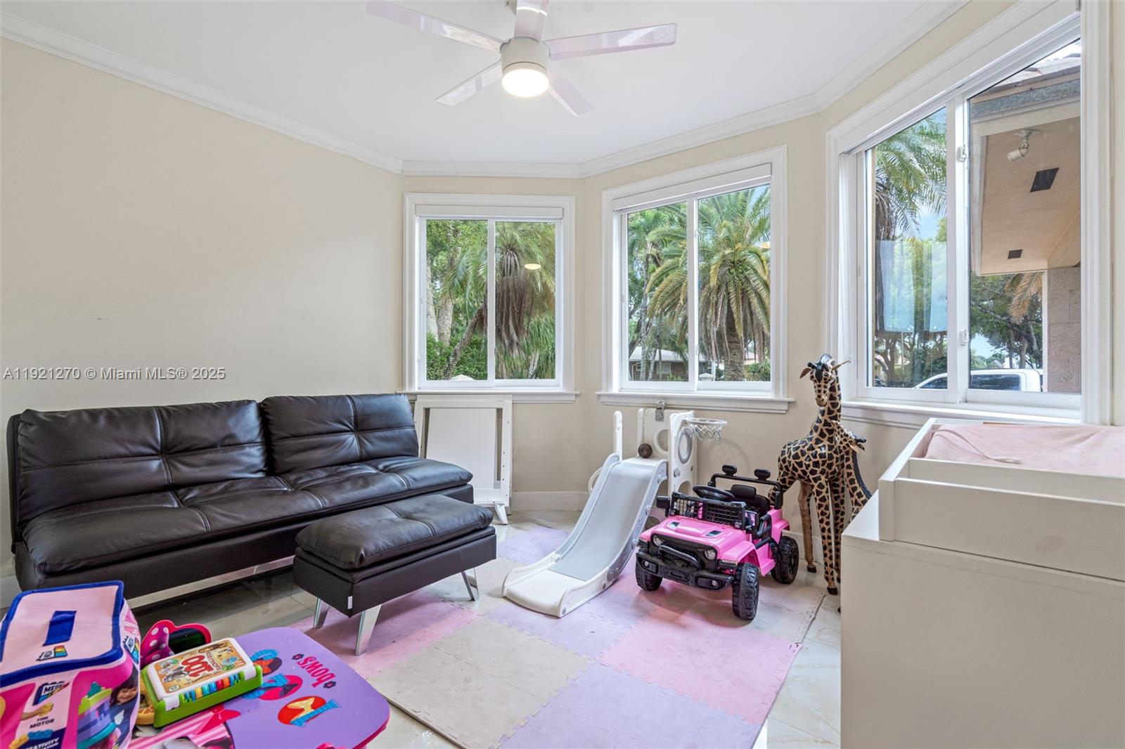 7225 Gleneagle Dr, Miami Lakes FL 33014