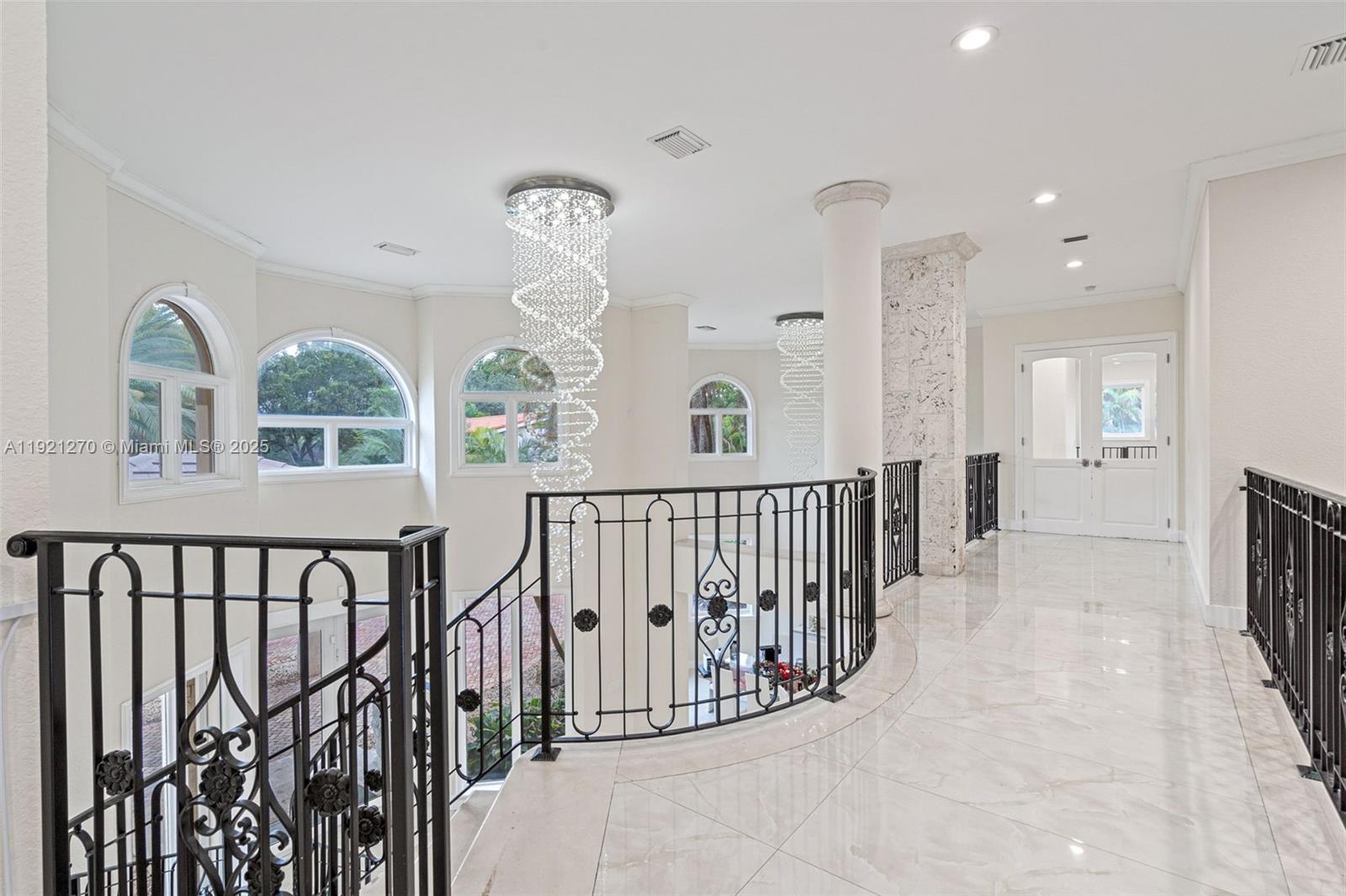 7225 Gleneagle Dr, Miami Lakes FL 33014