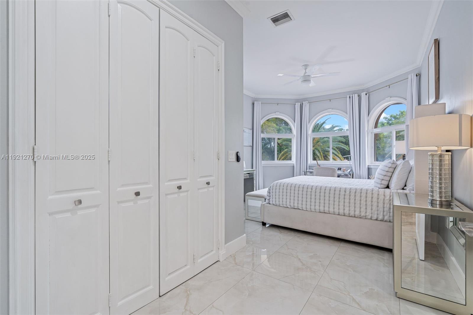 7225 Gleneagle Dr, Miami Lakes FL 33014
