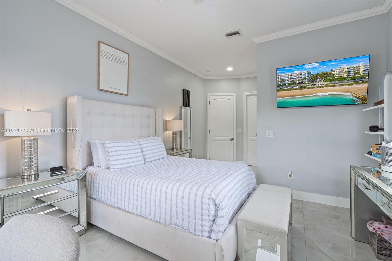 7225 Gleneagle Dr, Miami Lakes FL 33014