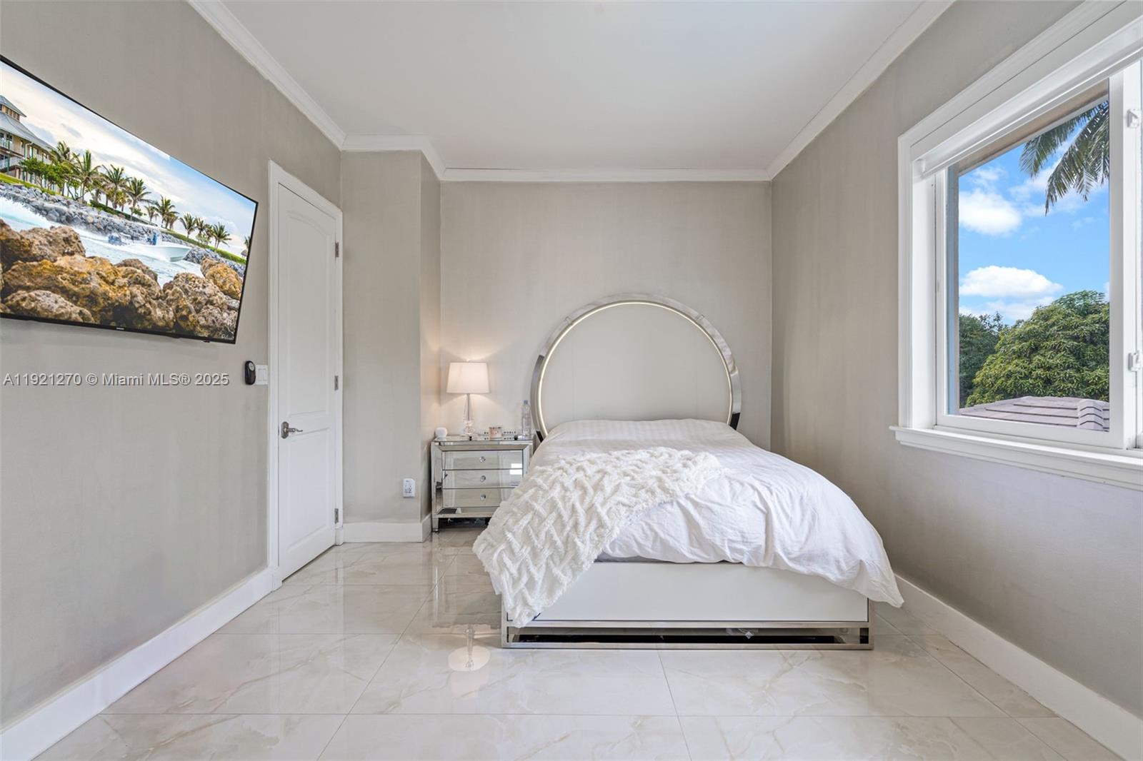 7225 Gleneagle Dr, Miami Lakes FL 33014