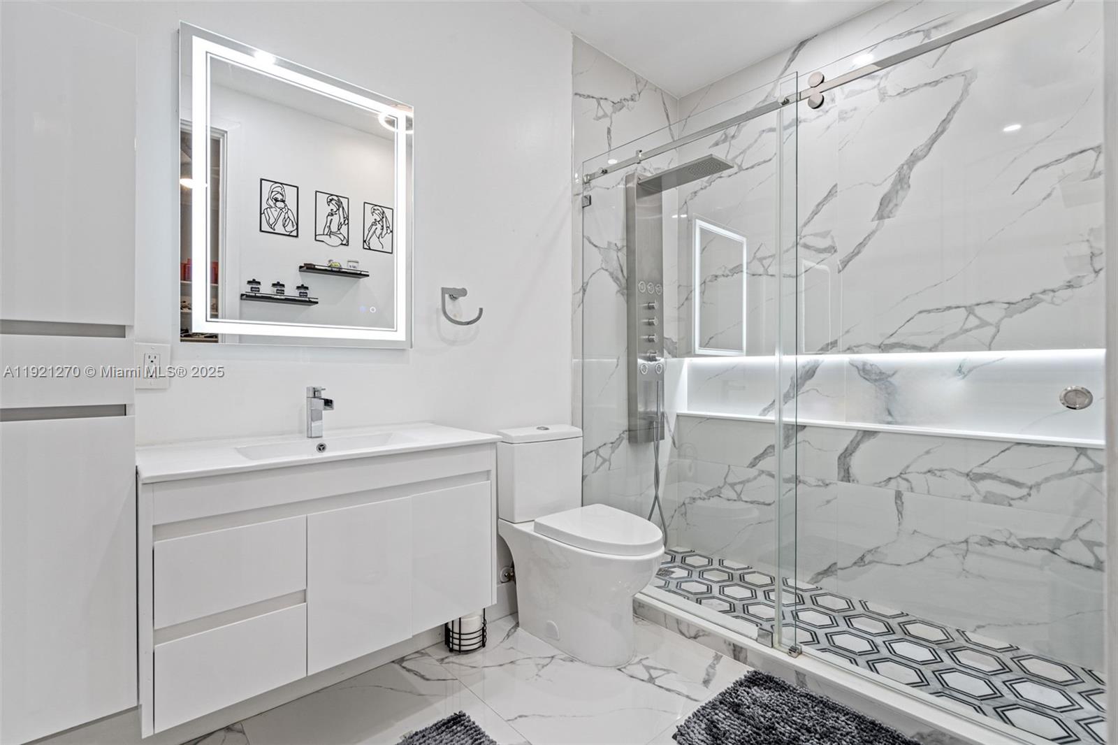 7225 Gleneagle Dr, Miami Lakes FL 33014