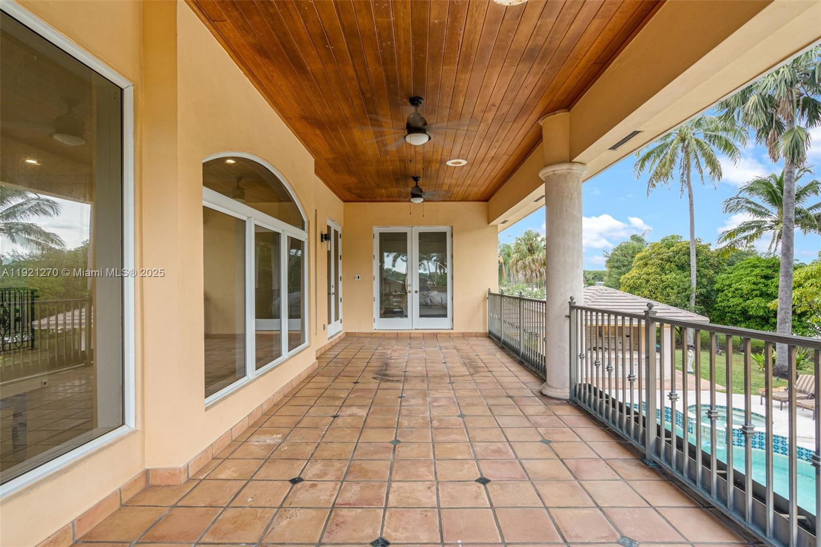 7225 Gleneagle Dr, Miami Lakes FL 33014