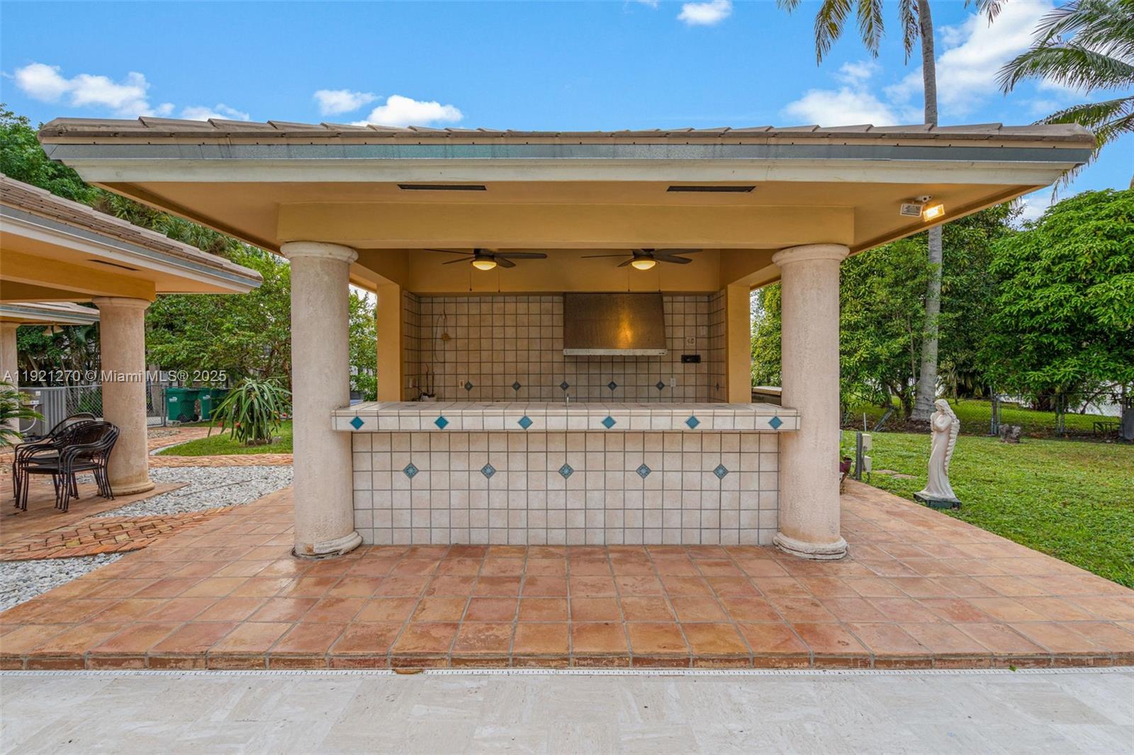 7225 Gleneagle Dr, Miami Lakes FL 33014
