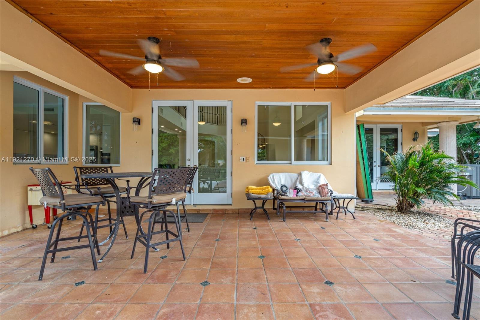 7225 Gleneagle Dr, Miami Lakes FL 33014