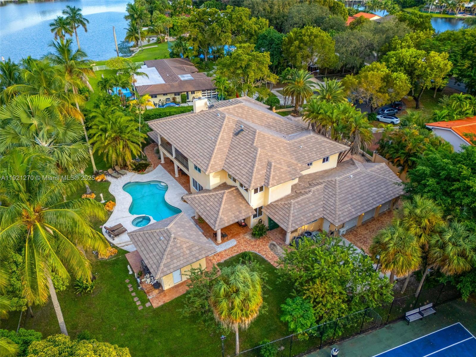 7225 Gleneagle Dr, Miami Lakes FL 33014