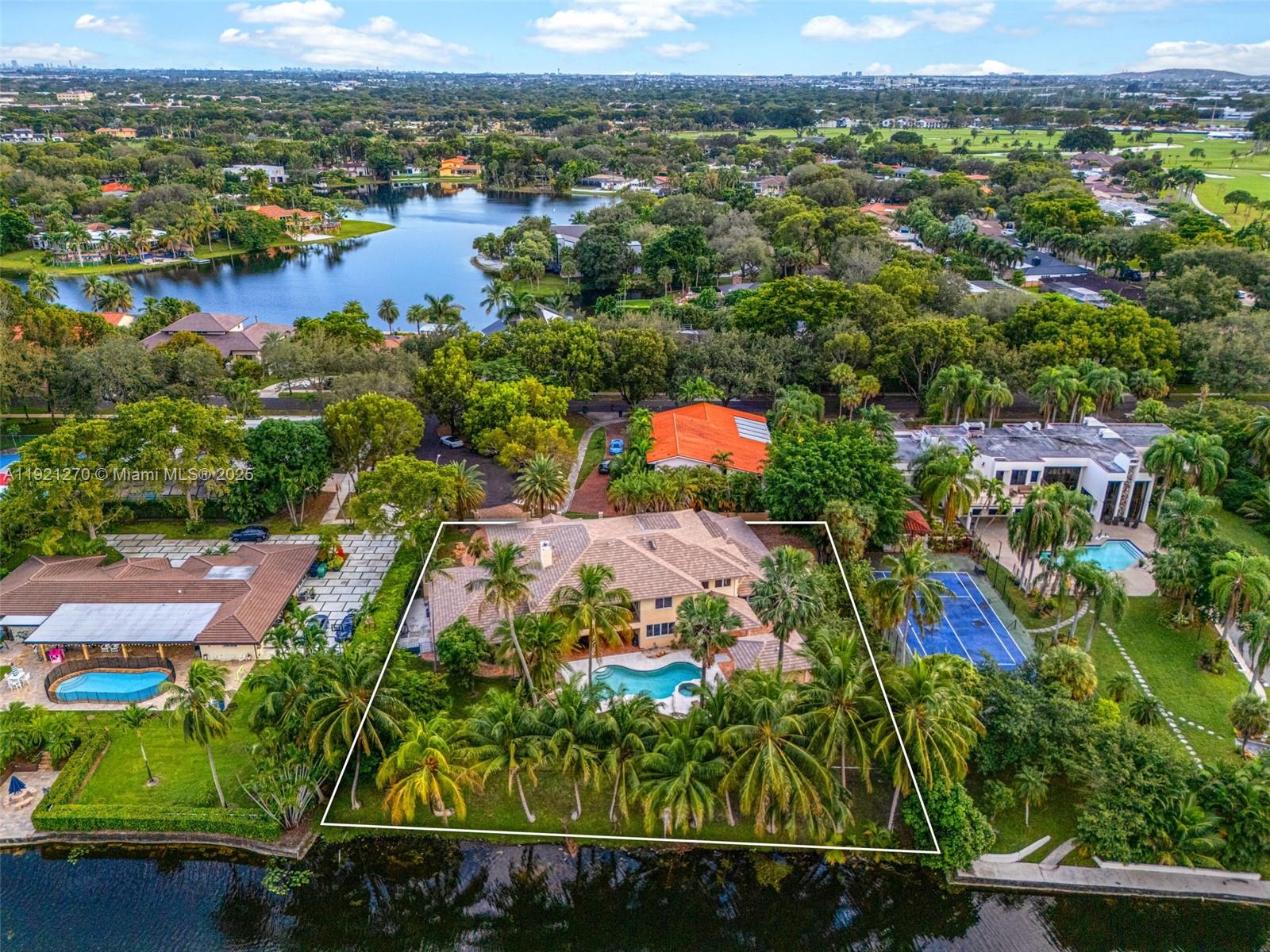 7225 Gleneagle Dr, Miami Lakes FL 33014