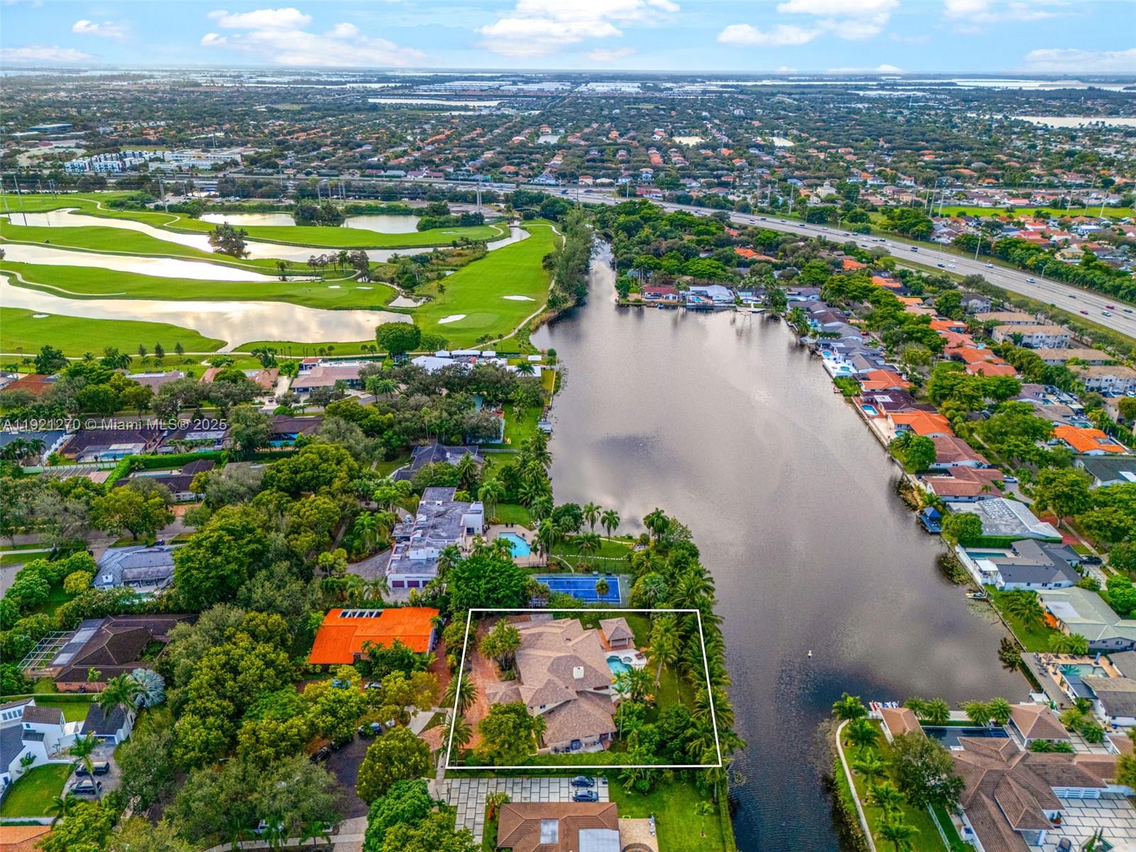 7225 Gleneagle Dr, Miami Lakes FL 33014