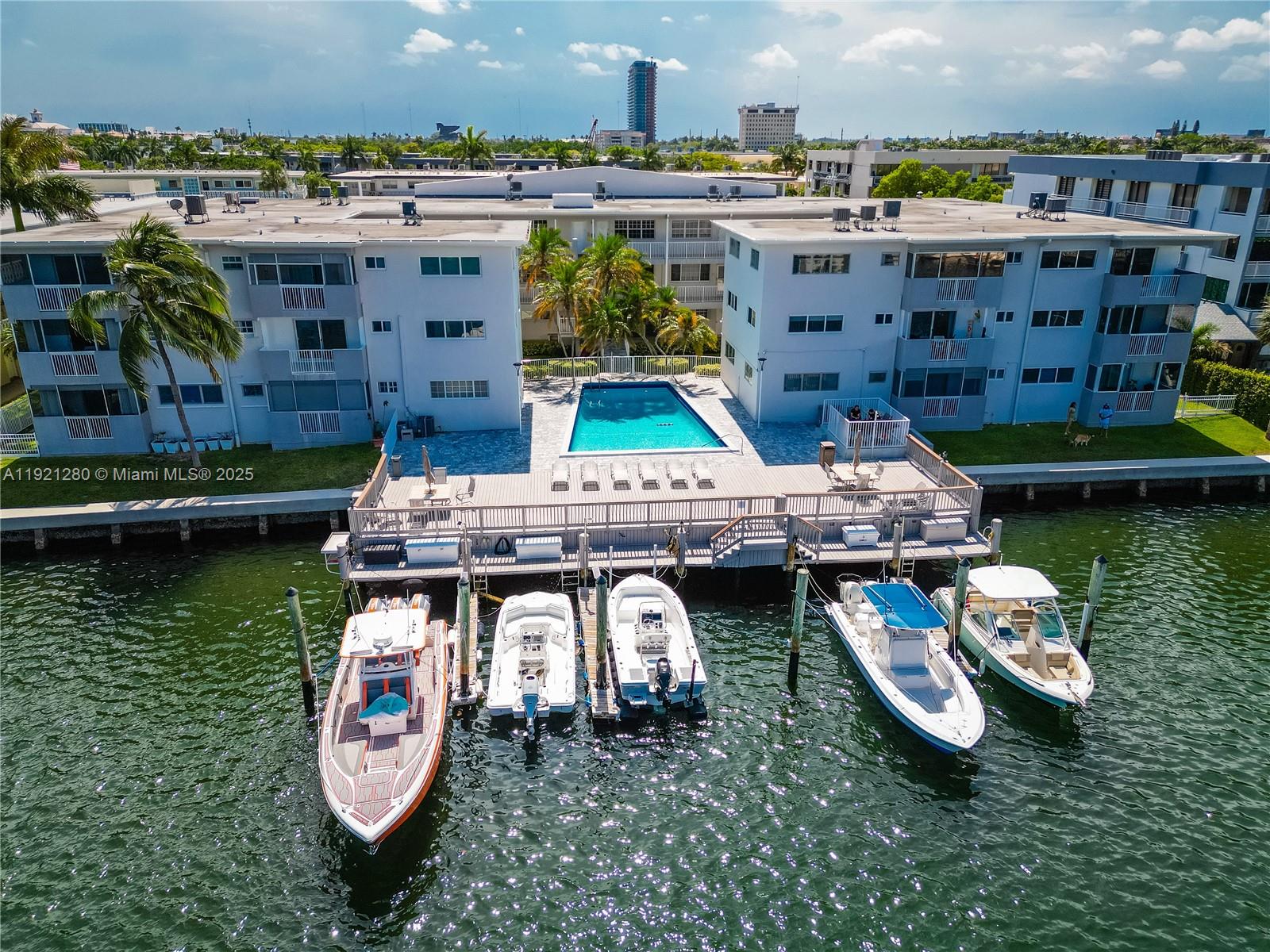 462 Golden Isles Dr #305, Hallandale Beach FL 33009