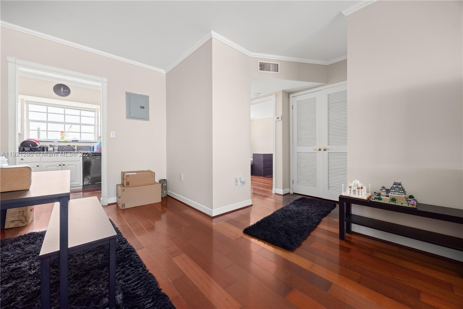 462 Golden Isles Dr #305, Hallandale Beach FL 33009