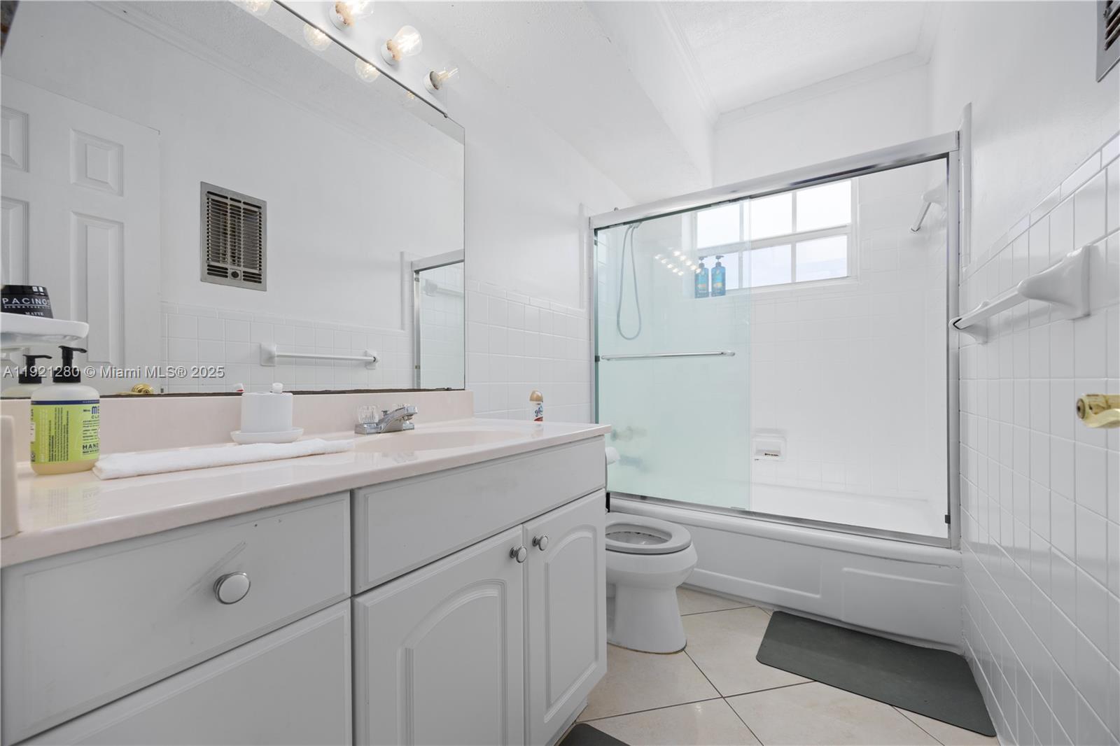 462 Golden Isles Dr #305, Hallandale Beach FL 33009