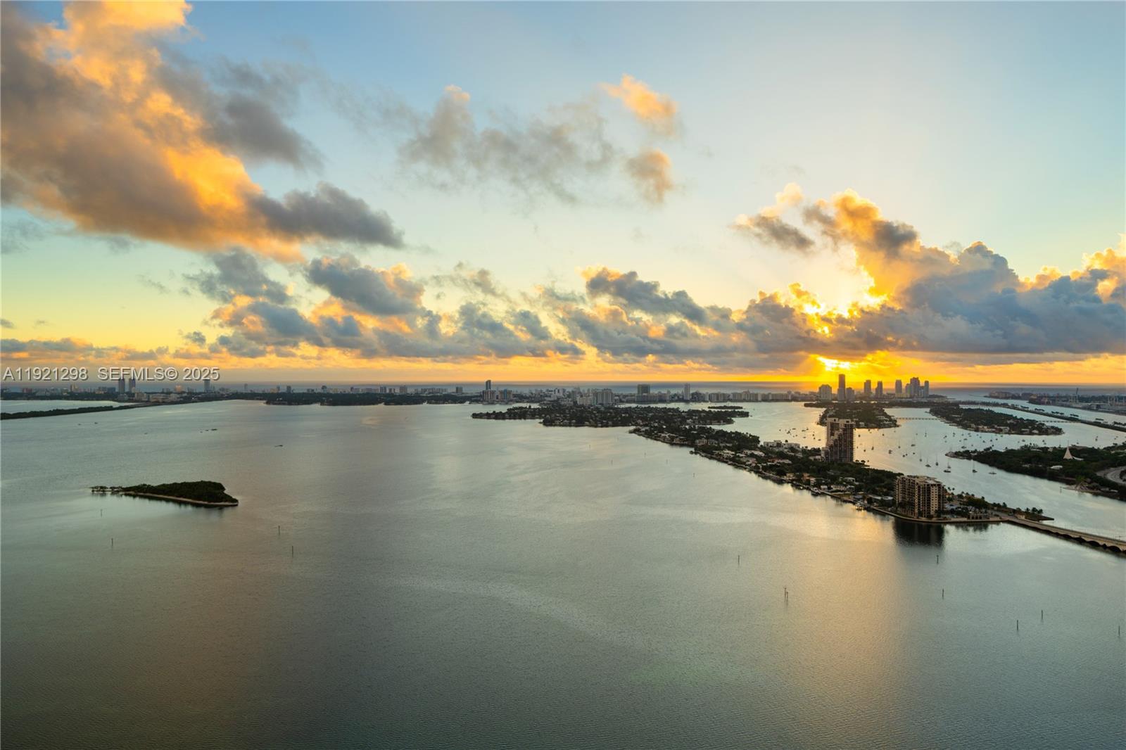 1900 N Bayshore Dr #PH 4902, Miami FL 33132