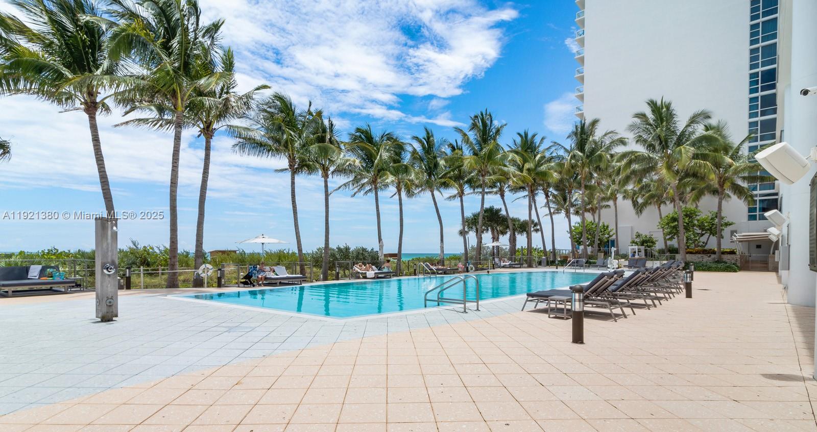 6801 Collins Ave #320, Miami Beach FL 33141