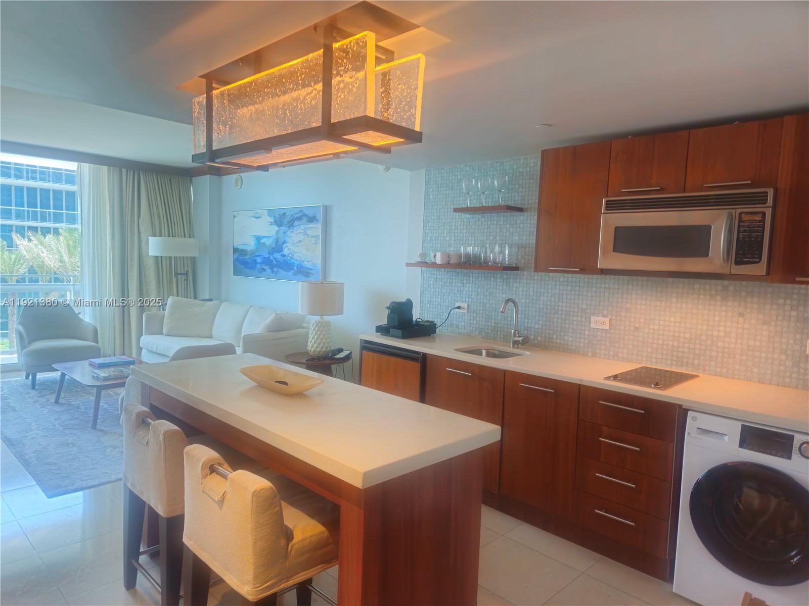 6801 Collins Ave #320, Miami Beach FL 33141