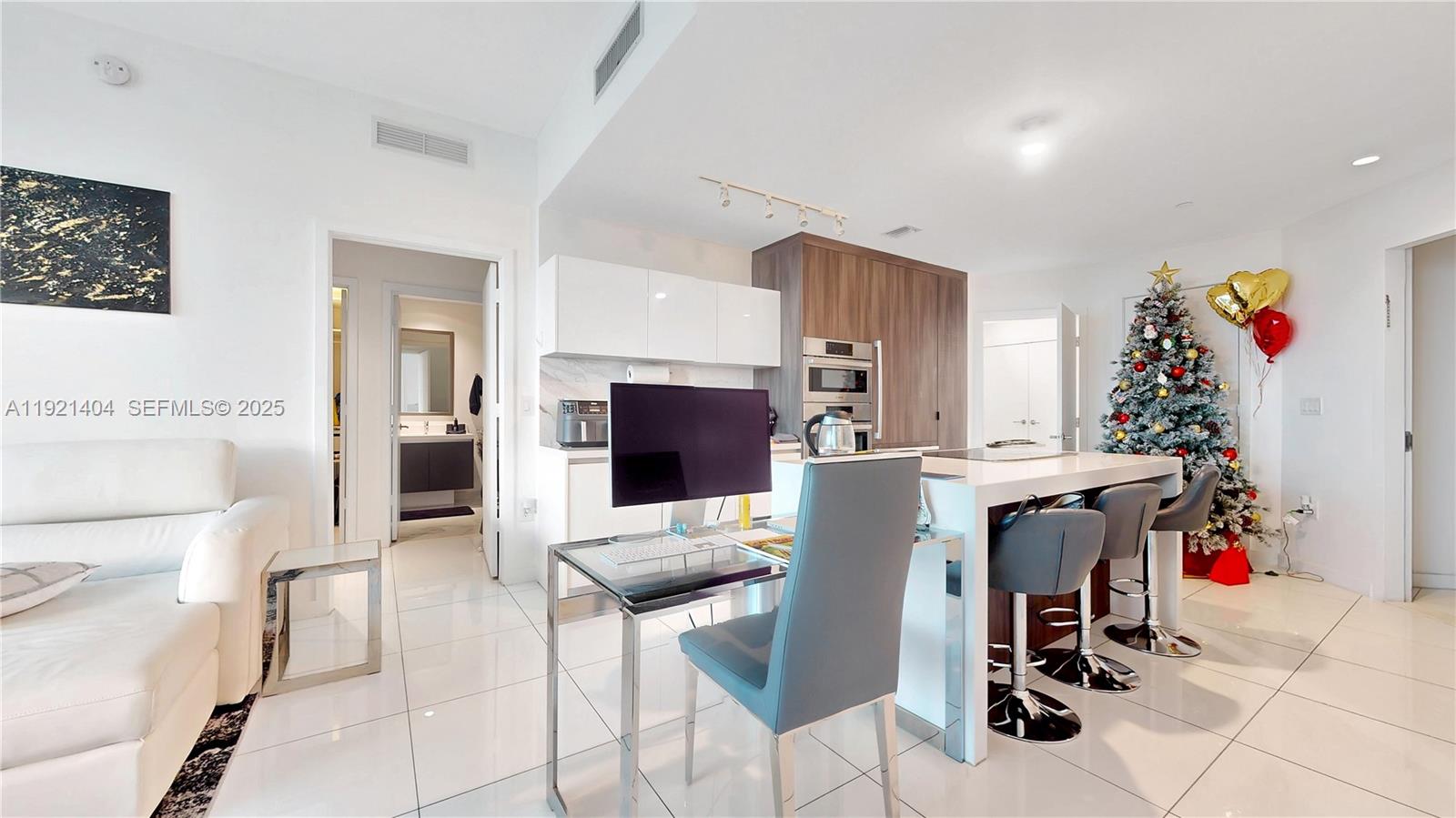 851 NE 1st Ave #1508, Miami FL 33132