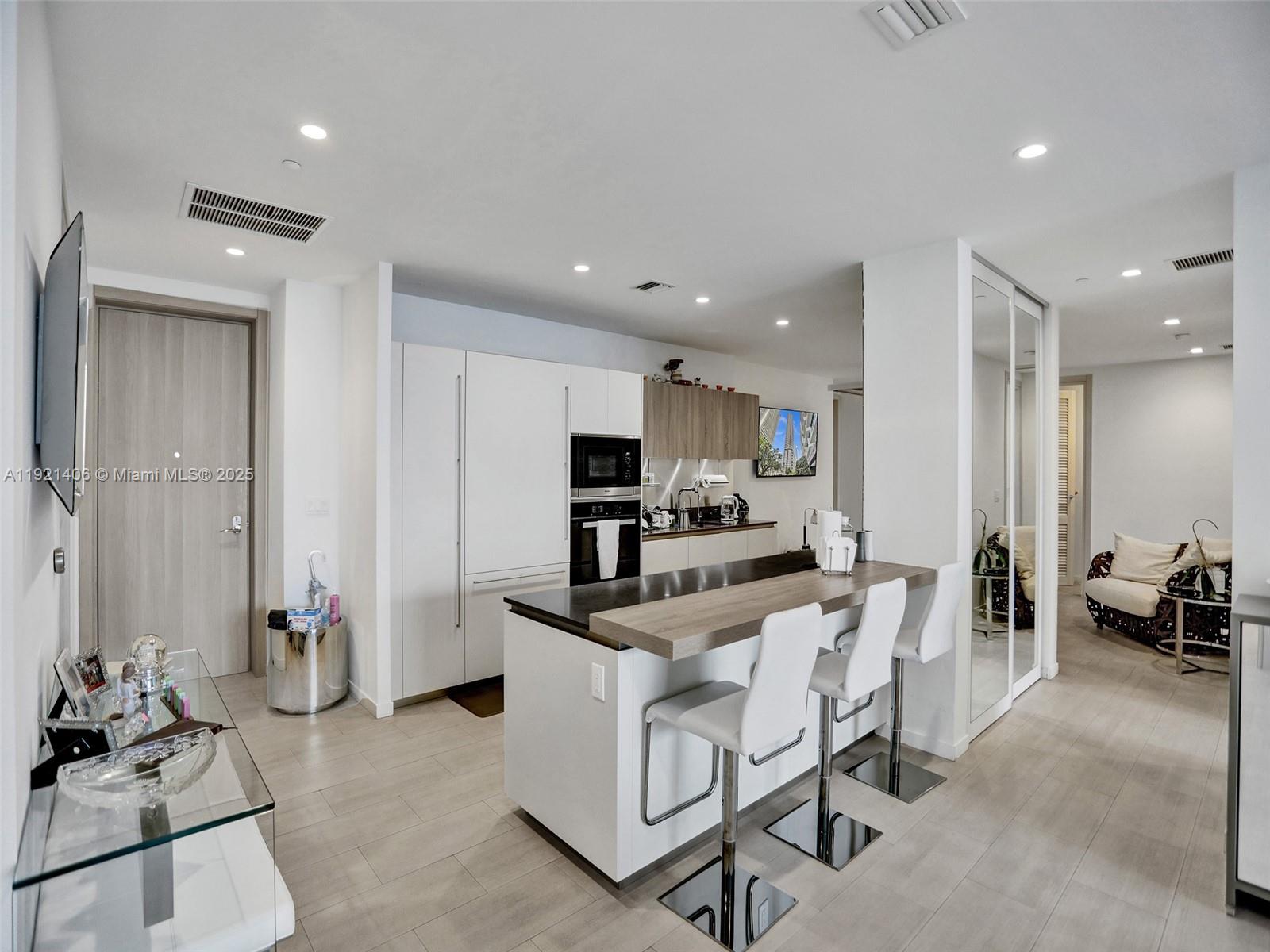 1000 Brickell Plz #PH5103, Miami FL 33131