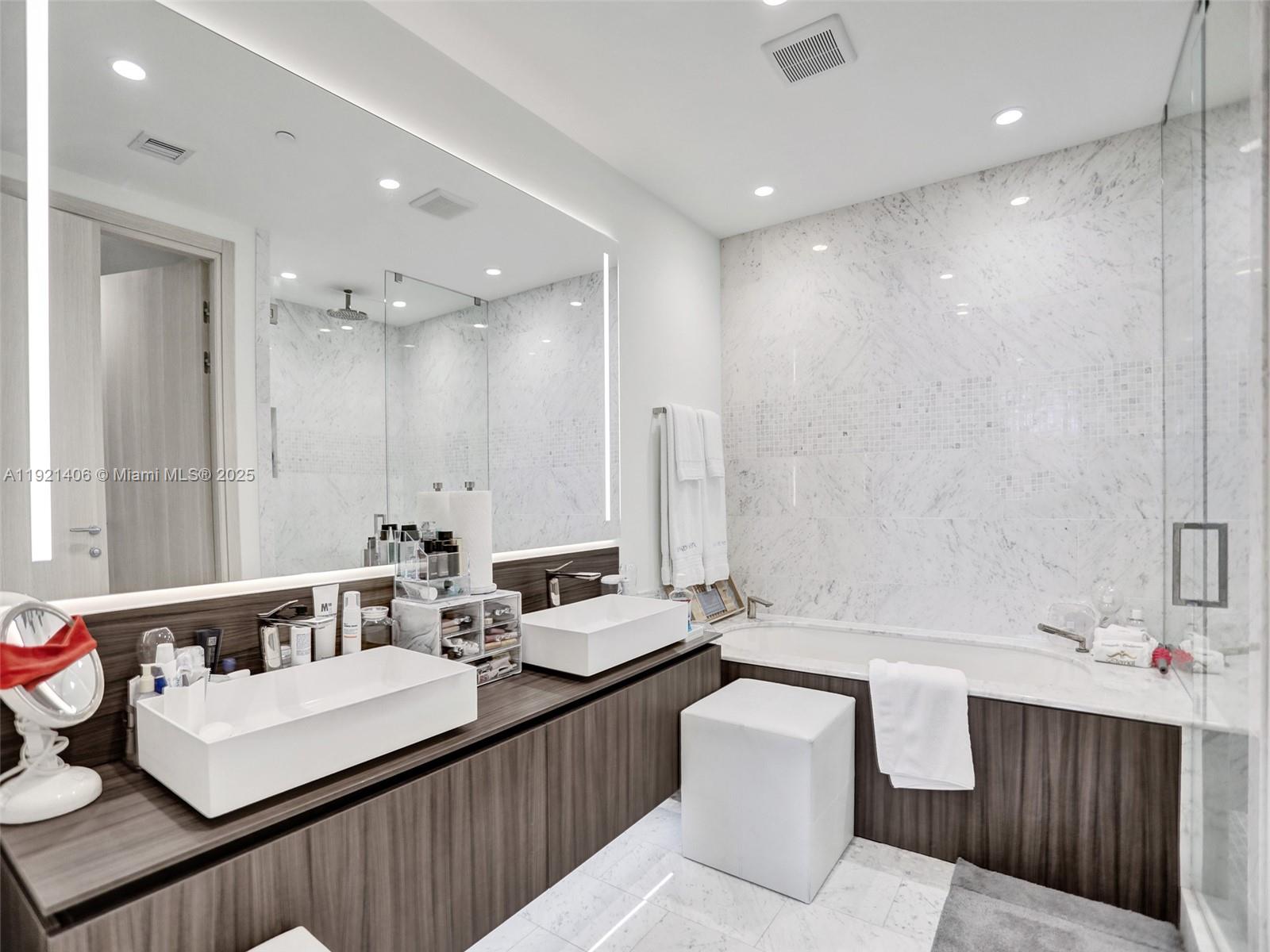 1000 Brickell Plz #PH5103, Miami FL 33131