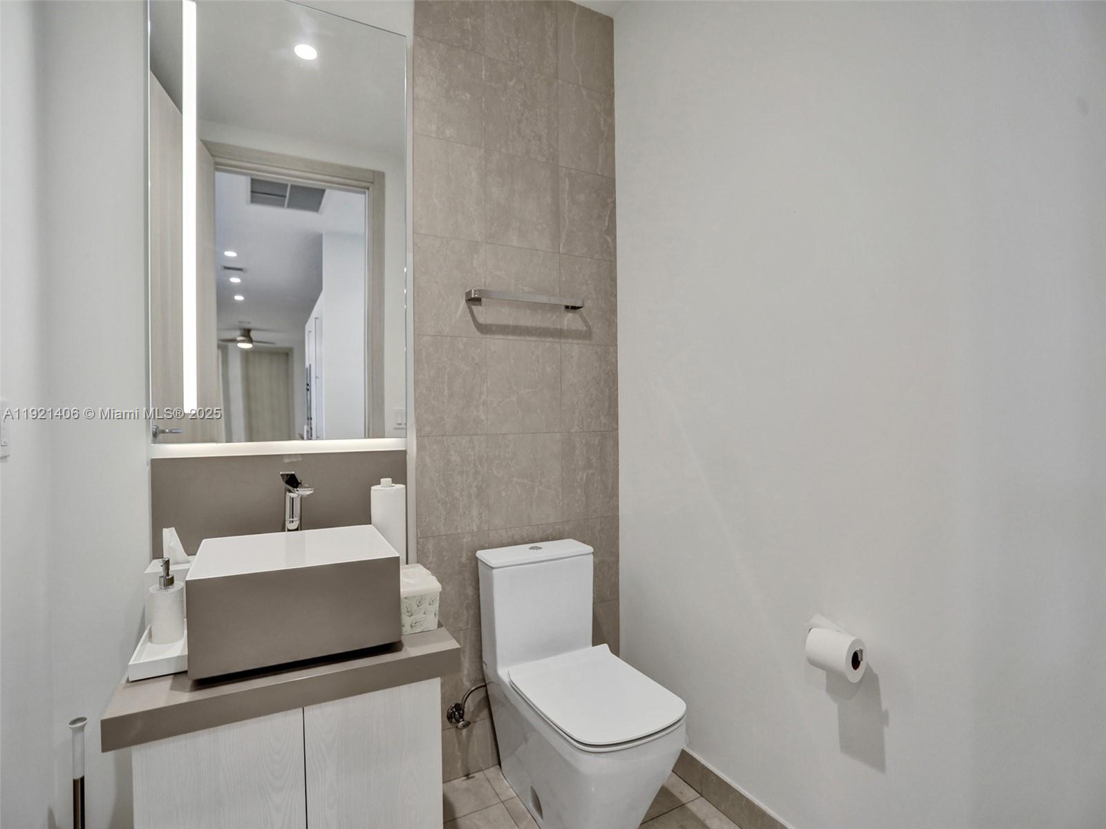 1000 Brickell Plz #PH5103, Miami FL 33131