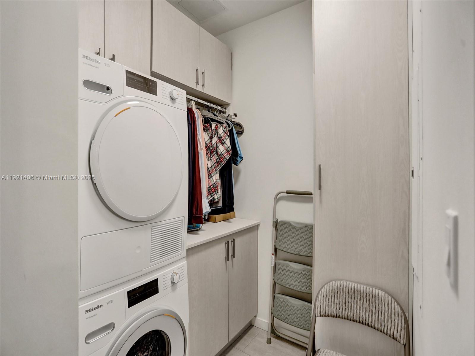 1000 Brickell Plz #PH5103, Miami FL 33131