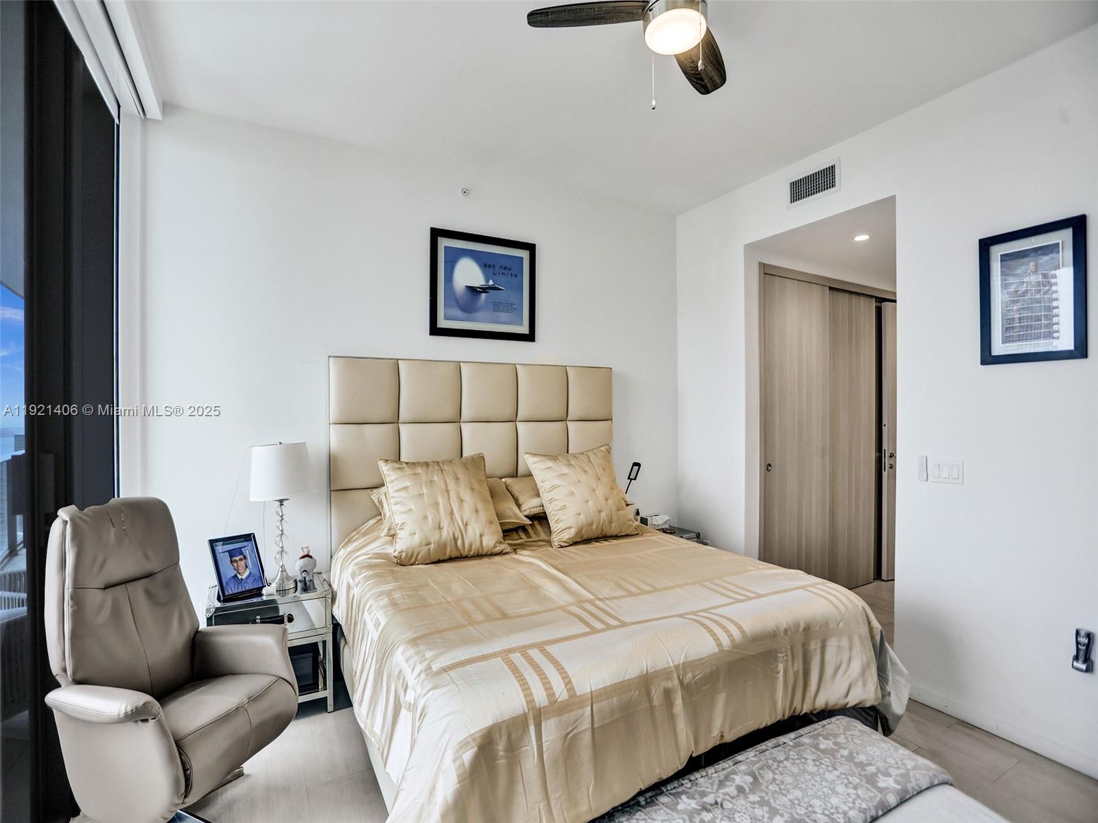 1000 Brickell Plz #PH5103, Miami FL 33131