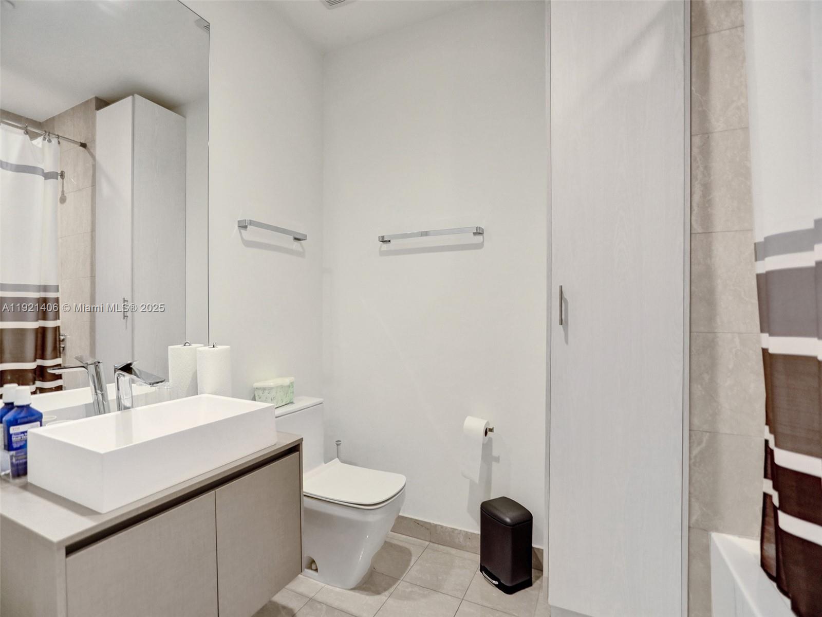 1000 Brickell Plz #PH5103, Miami FL 33131