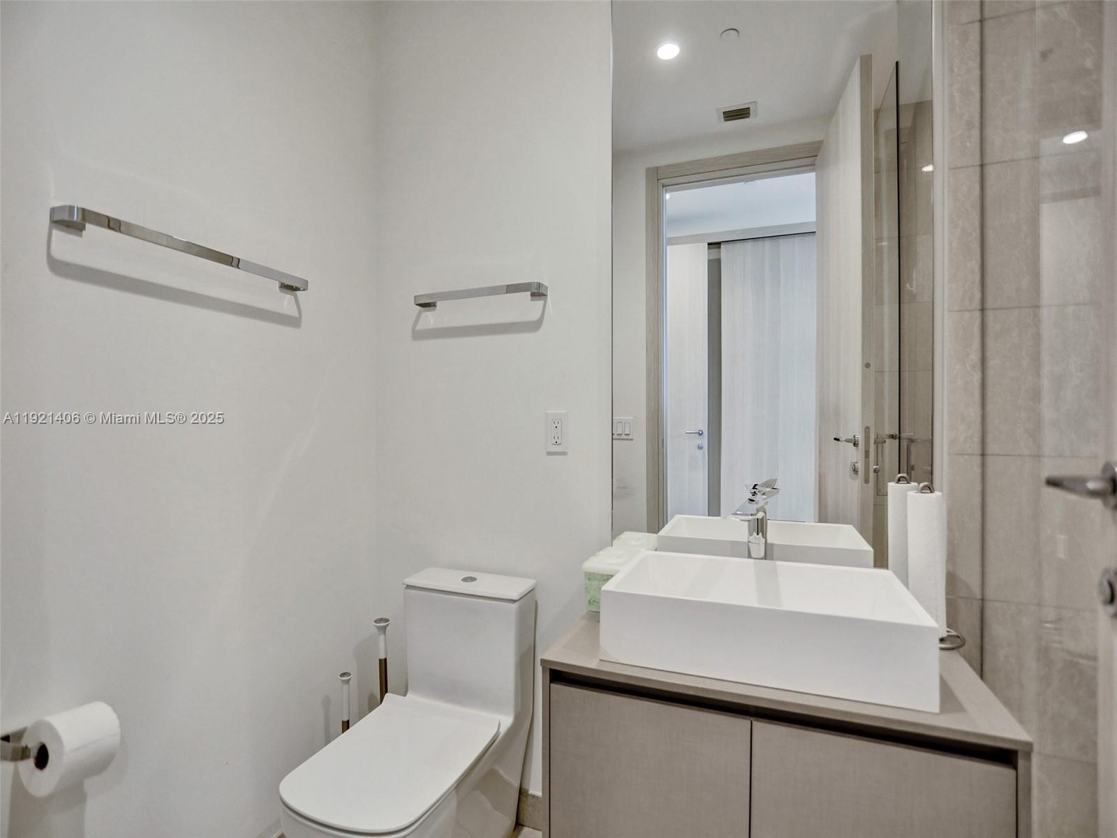 1000 Brickell Plz #PH5103, Miami FL 33131