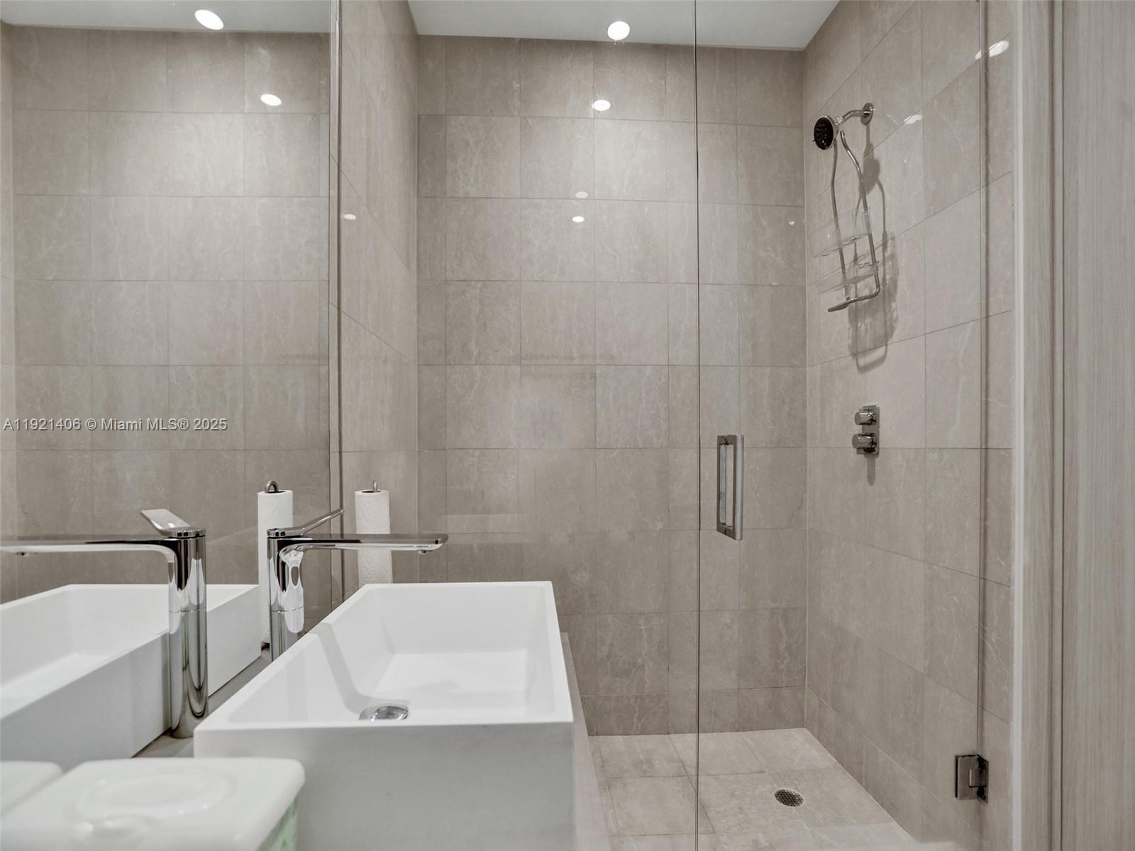 1000 Brickell Plz #PH5103, Miami FL 33131
