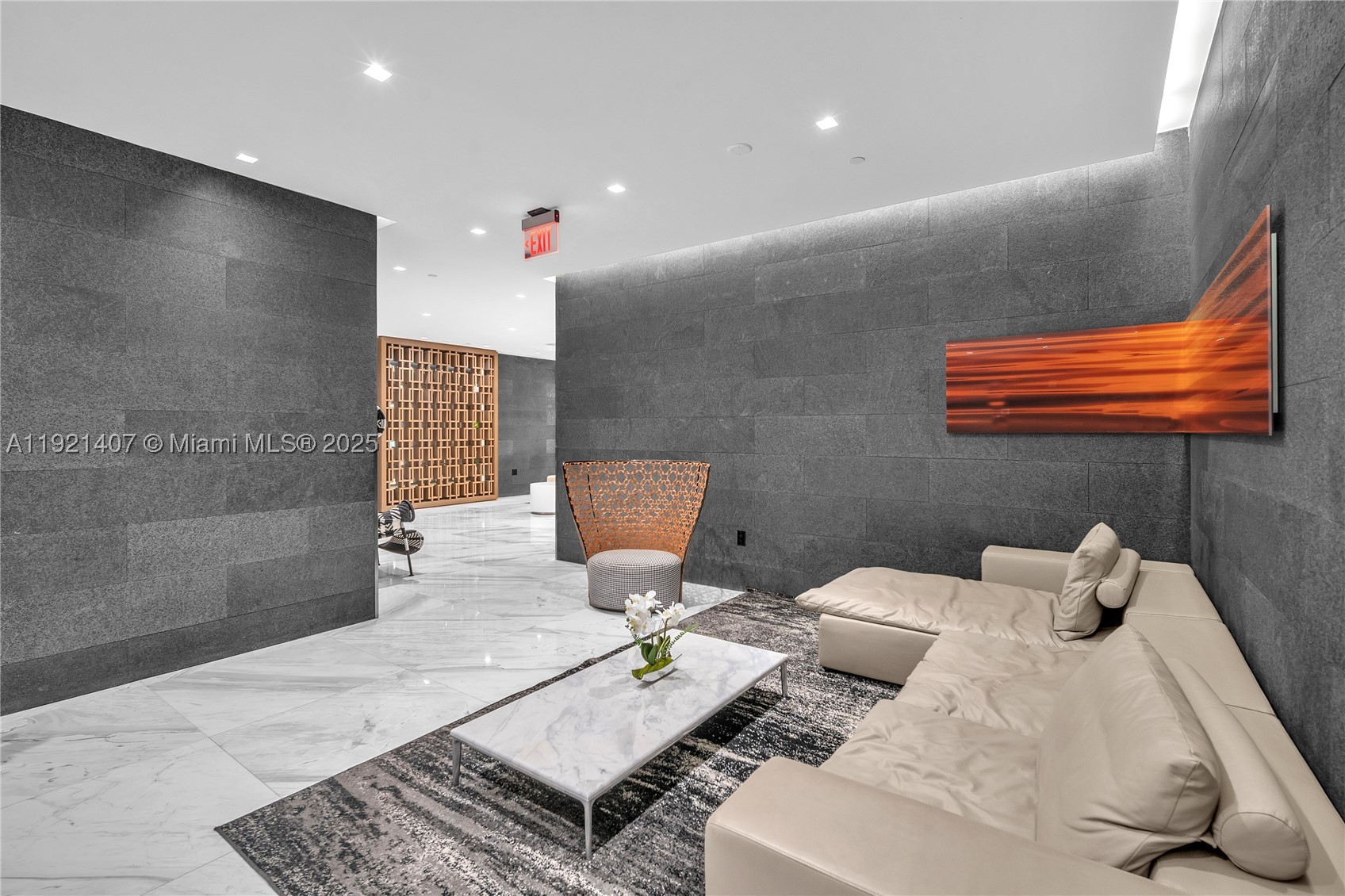 400 Sunny Isles Blvd (2 Parkings) #1519, Sunny Isles Beach FL 33160