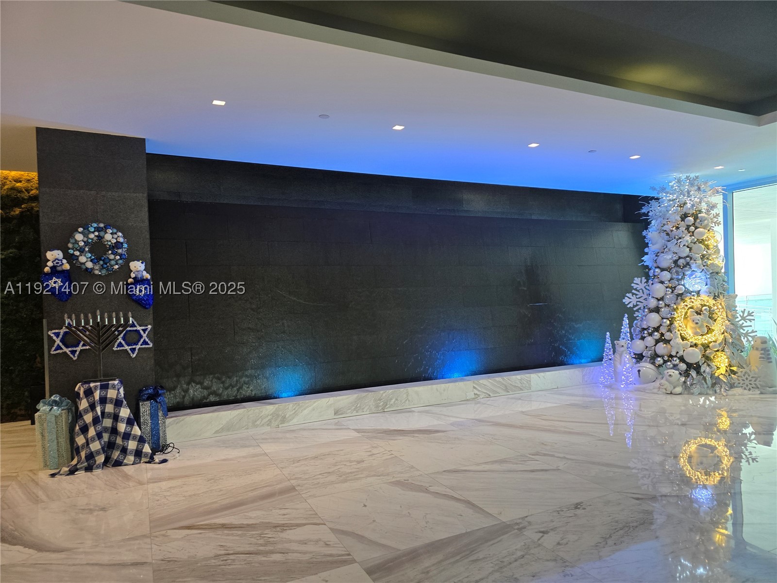 400 Sunny Isles Blvd (2 Parkings) #1519, Sunny Isles Beach FL 33160