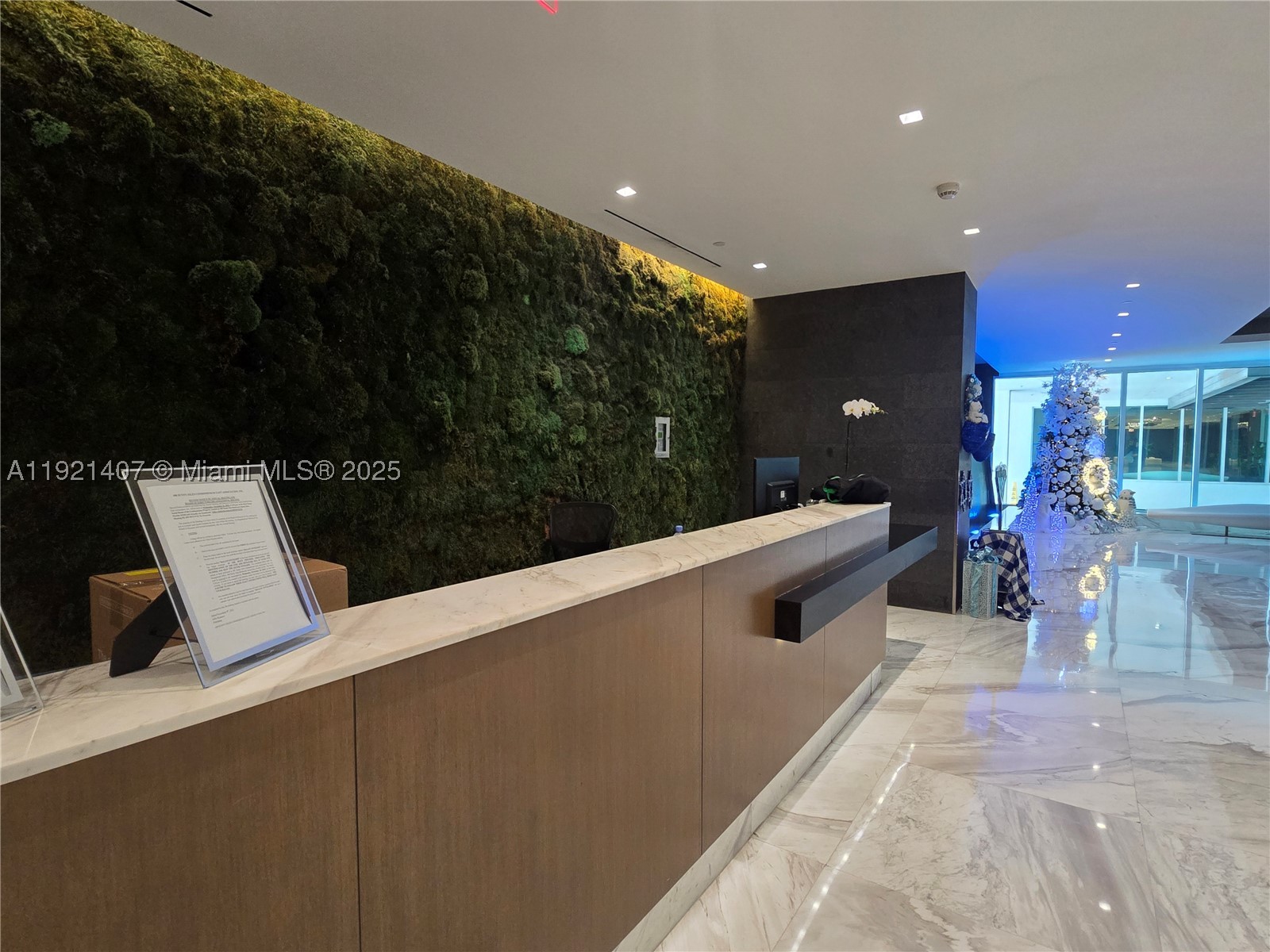 400 Sunny Isles Blvd (2 Parkings) #1519, Sunny Isles Beach FL 33160