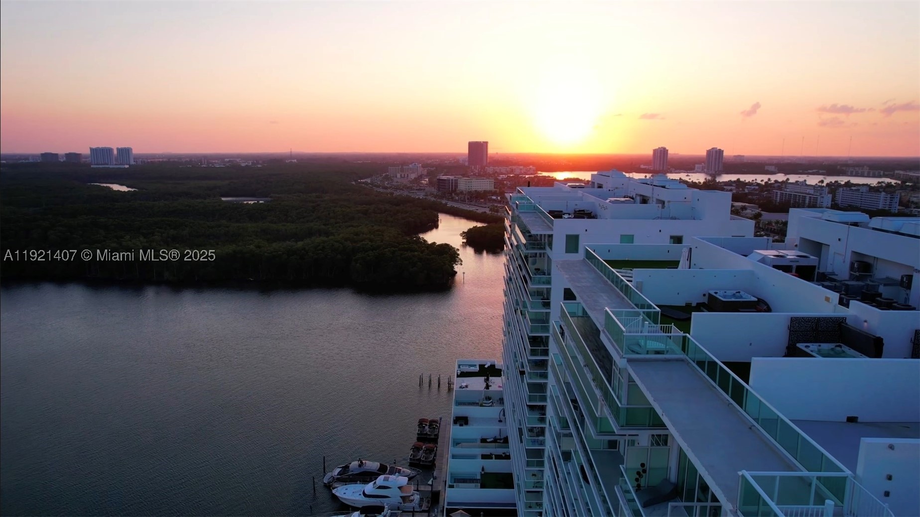 400 Sunny Isles Blvd (2 Parkings) #1519, Sunny Isles Beach FL 33160