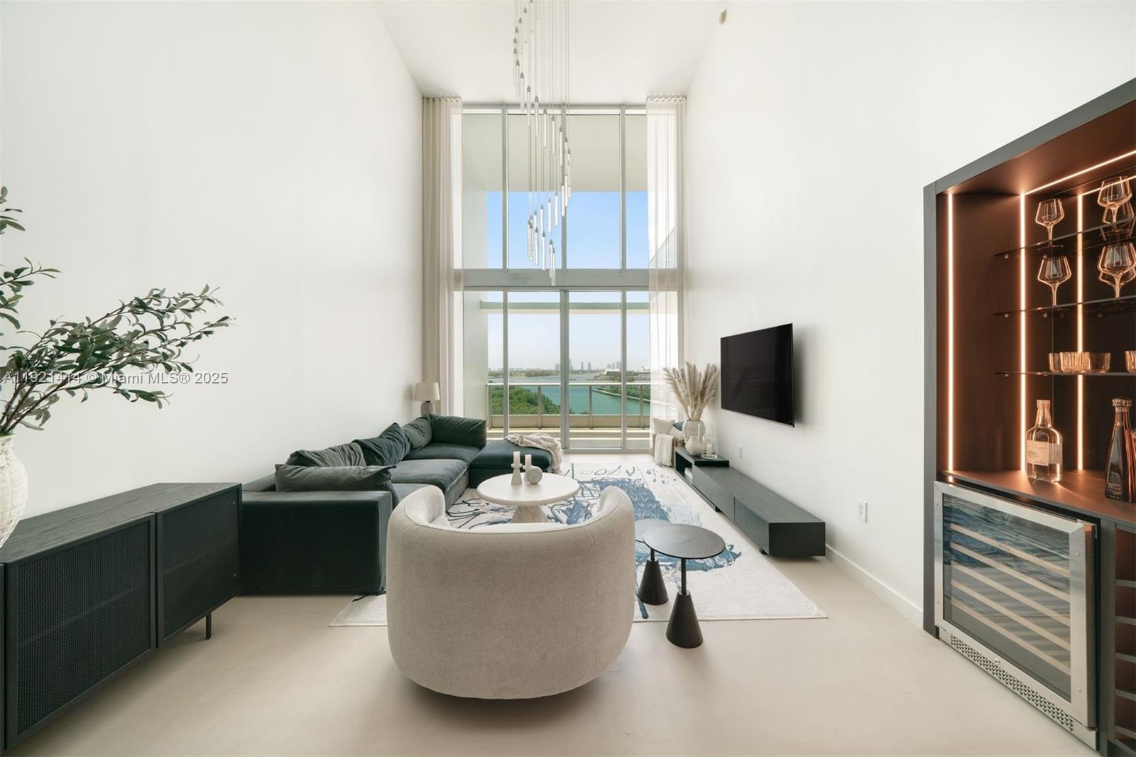 900 Biscayne Blvd #905, Miami FL 33132