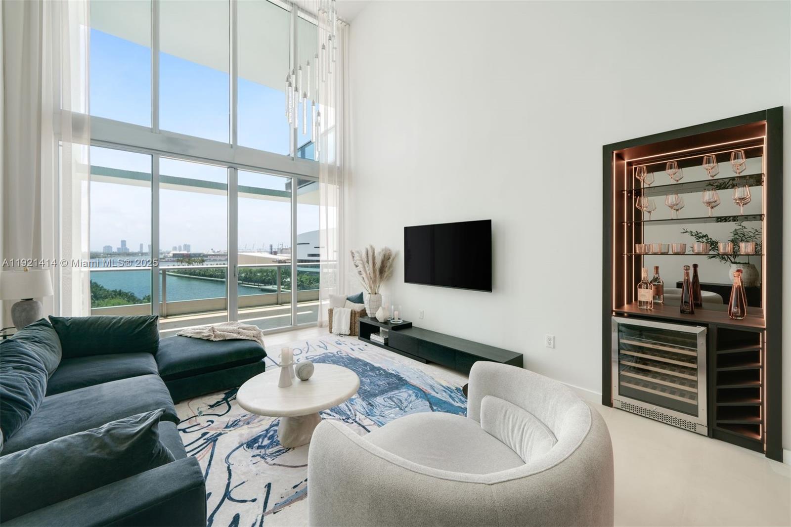 900 Biscayne Blvd #905, Miami FL 33132