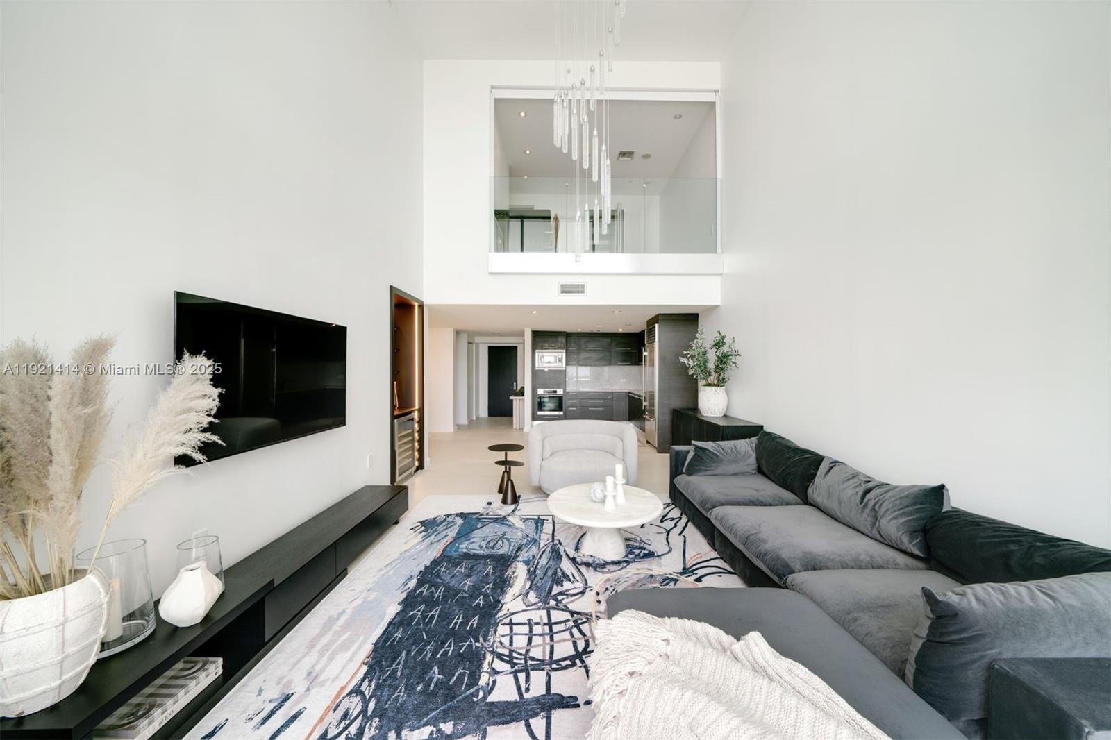 900 Biscayne Blvd #905, Miami FL 33132