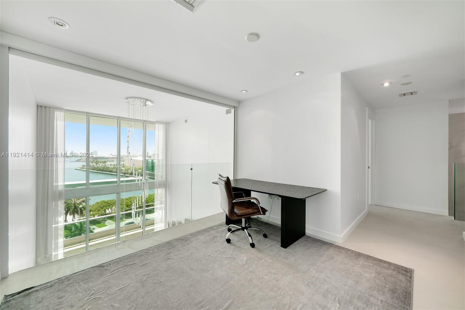 900 Biscayne Blvd #905, Miami FL 33132