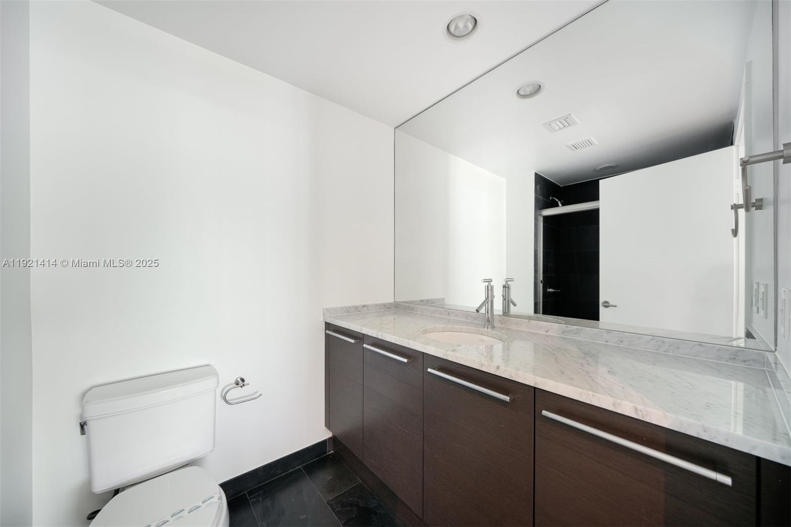 900 Biscayne Blvd #905, Miami FL 33132